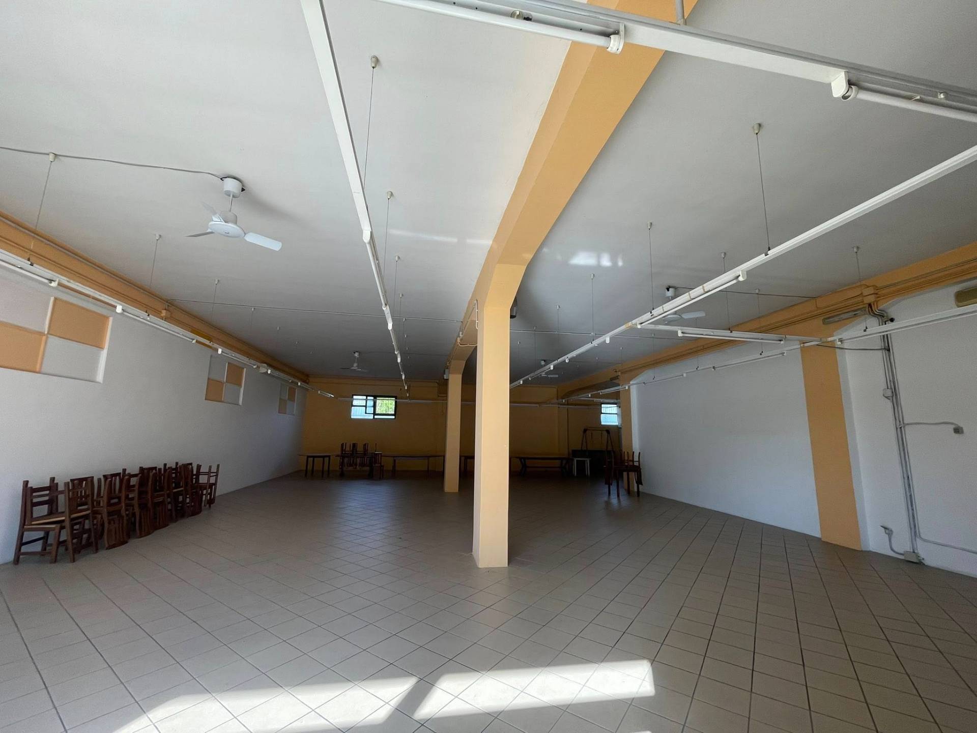 Locale commerciale in affitto a Morolo, Madonna del Piano