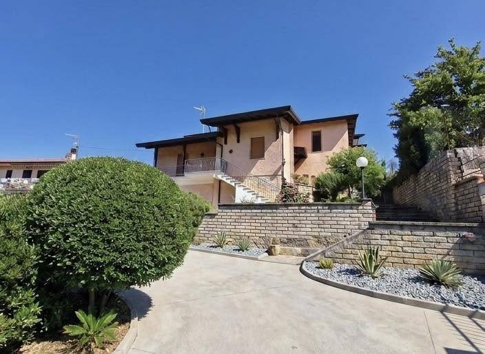 Casa singola in vendita a Ceccano, Colle Antico