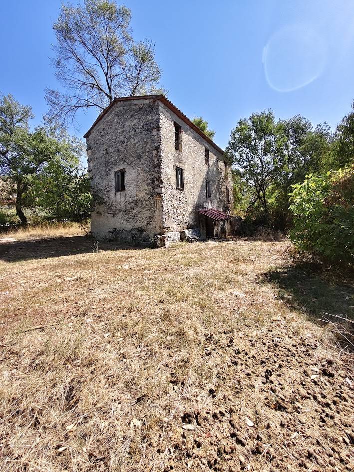 FABBRICATO in vendita a Amaseno