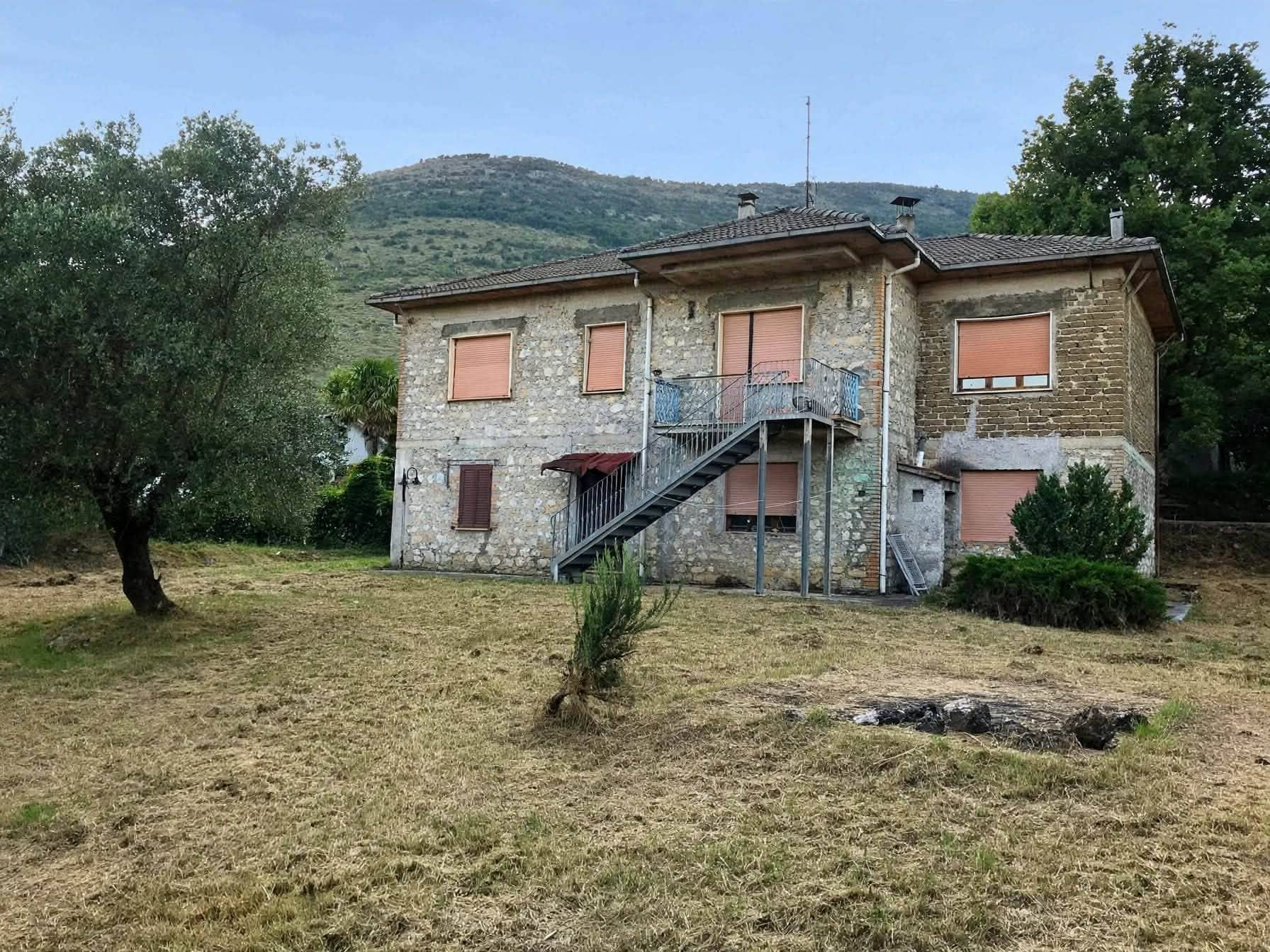 Casa indipendente in vendita a Castro dei Volsci