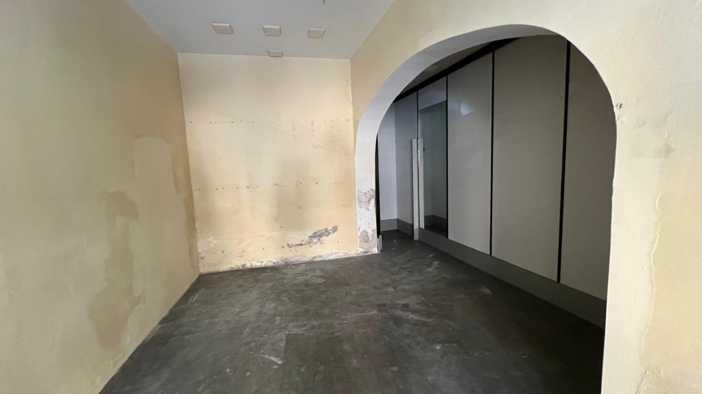 Locale commerciale in vendita, Pisa san martino