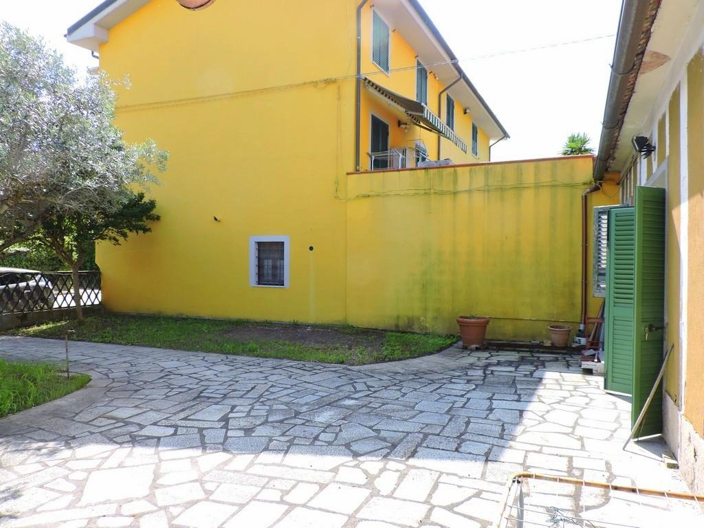 Casa indipendente con giardino, Vecchiano avane