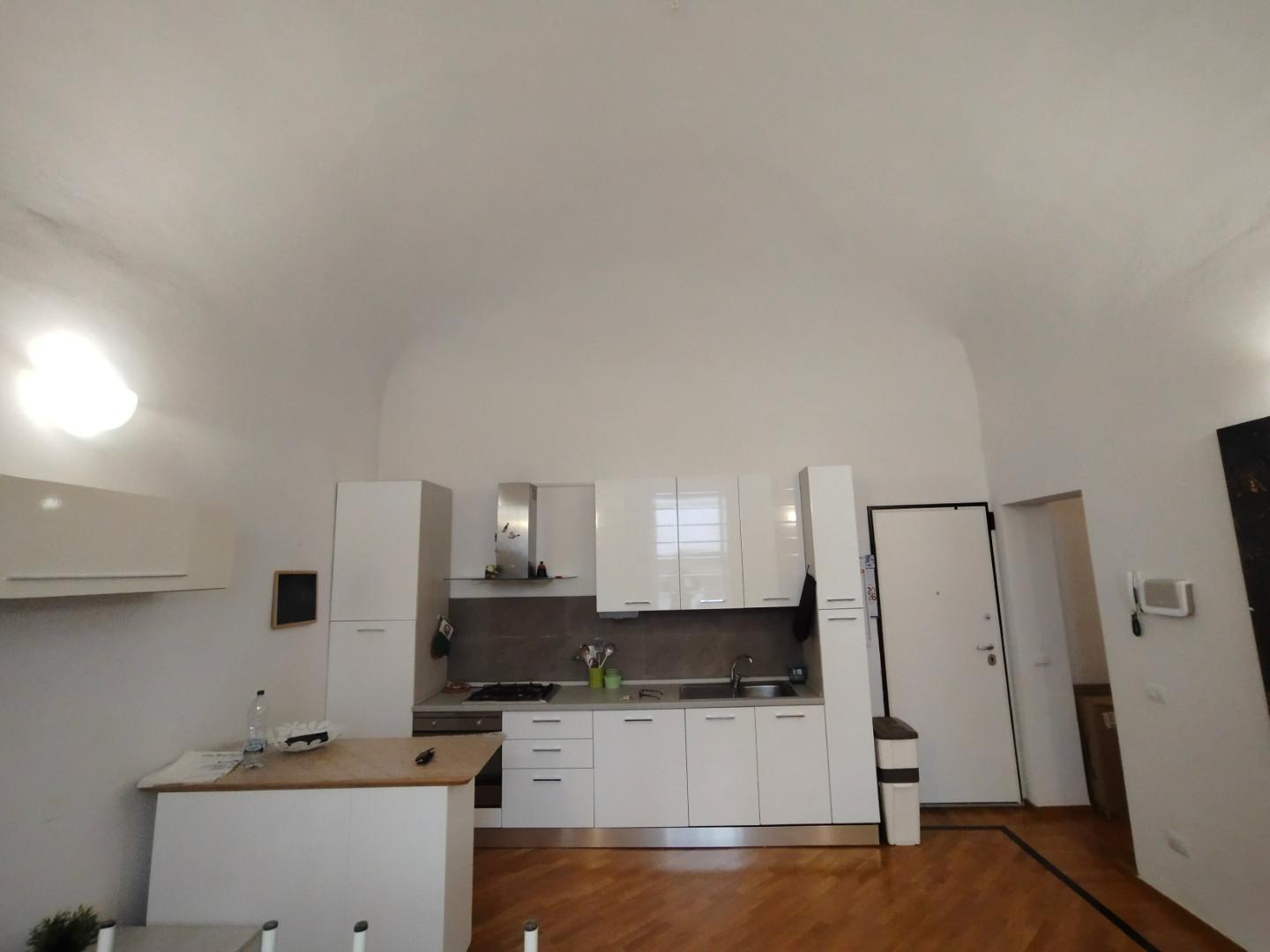 Trilocale arredato in affitto, Pisa corso italia