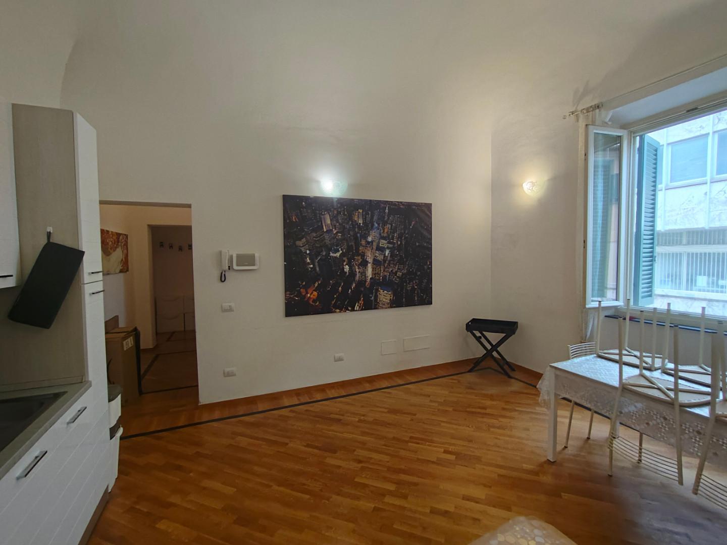 Trilocale arredato in affitto, Pisa corso italia