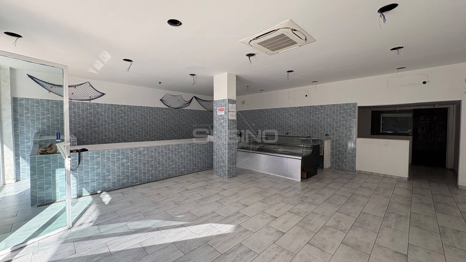 Locale commerciale in affitto a Siracusa, Tica-tisia