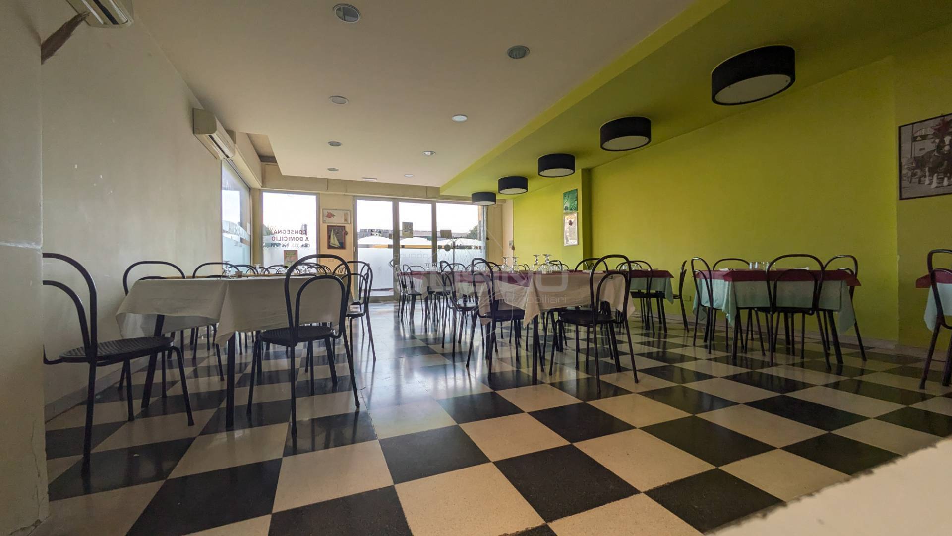 Attivit commerciale in vendita a Floridia, Stazione