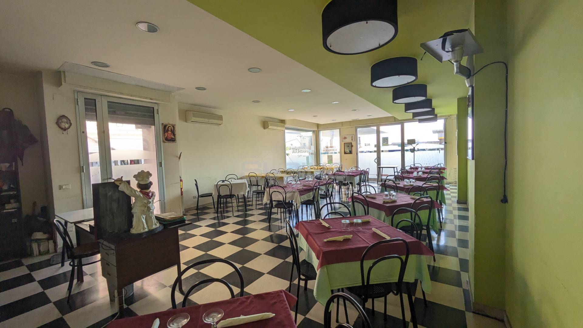 Attivit commerciale in vendita a Floridia, Stazione