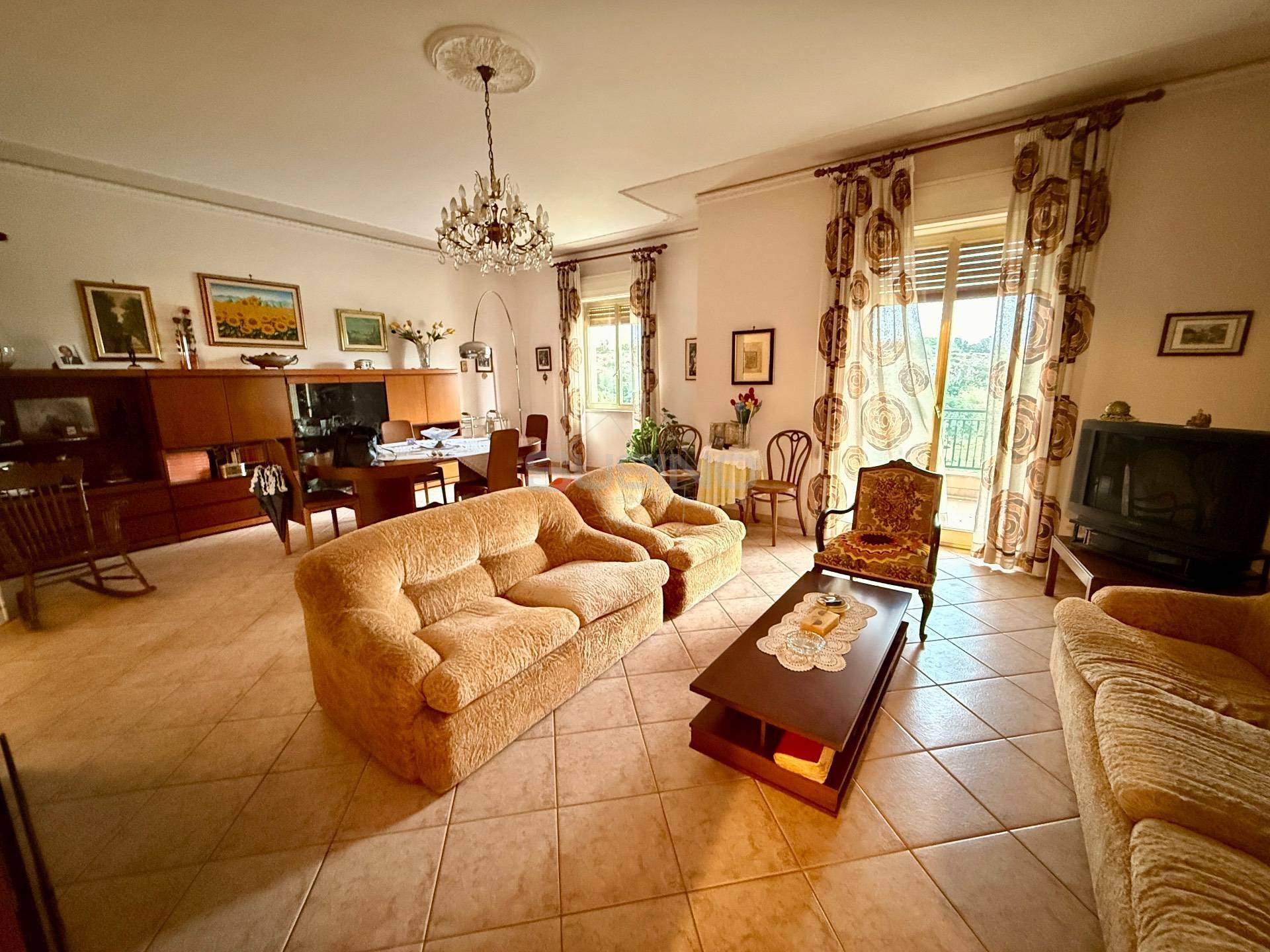 Appartamento in vendita a Siracusa, Akradina