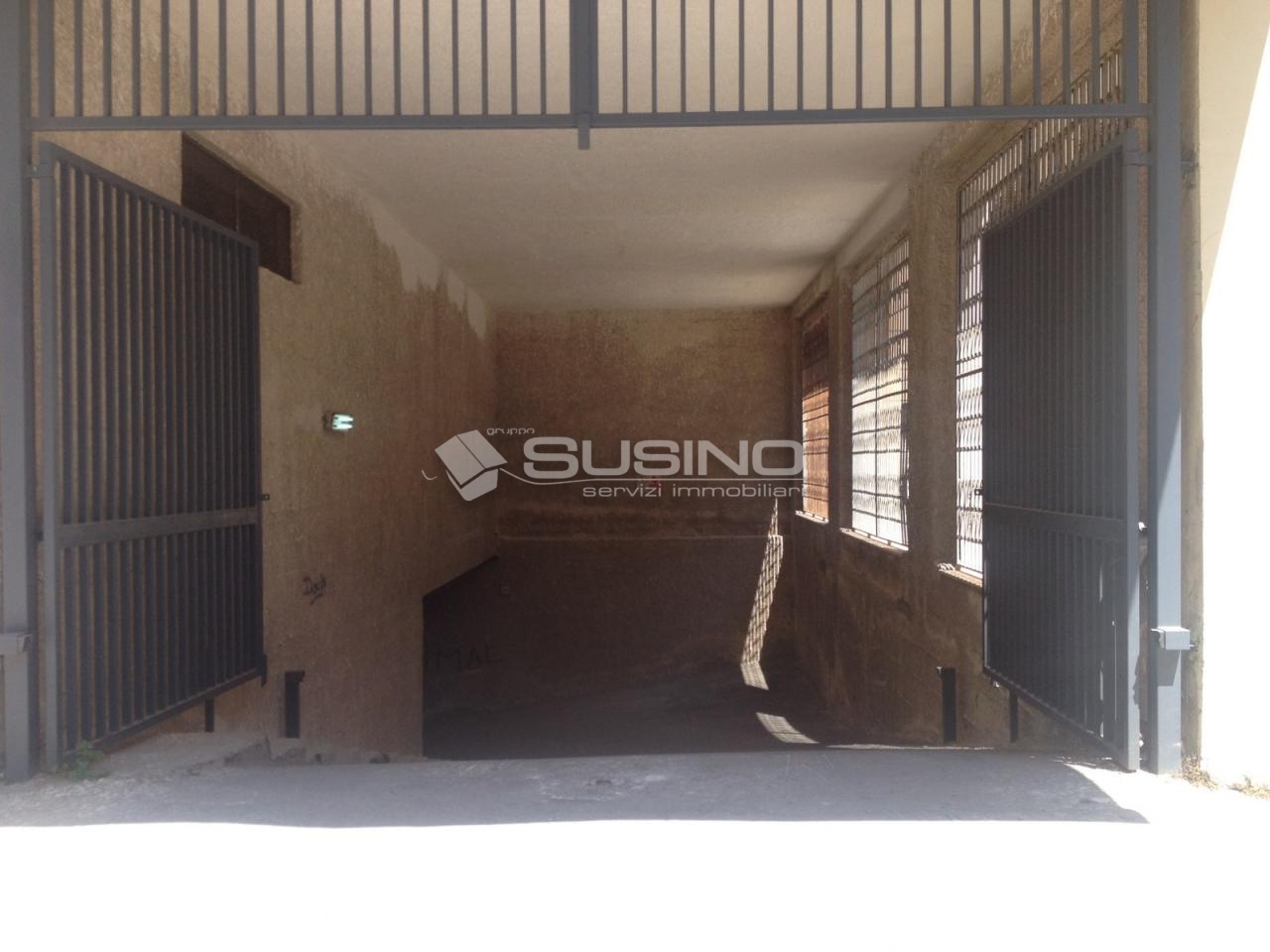 Locale commerciale in vendita a Siracusa, Tica-tisia