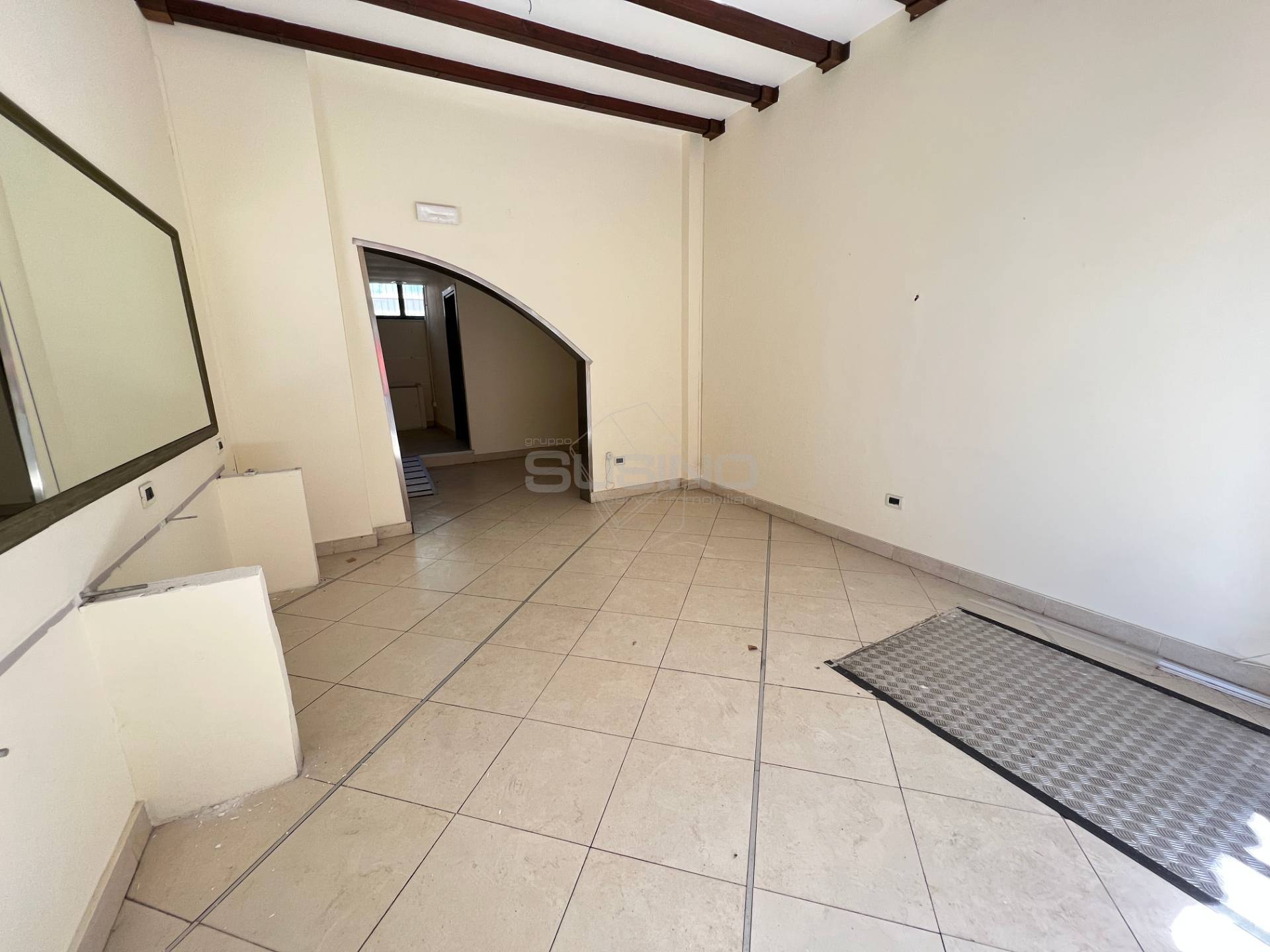 Locale commerciale in vendita a Siracusa, Piazza Adda