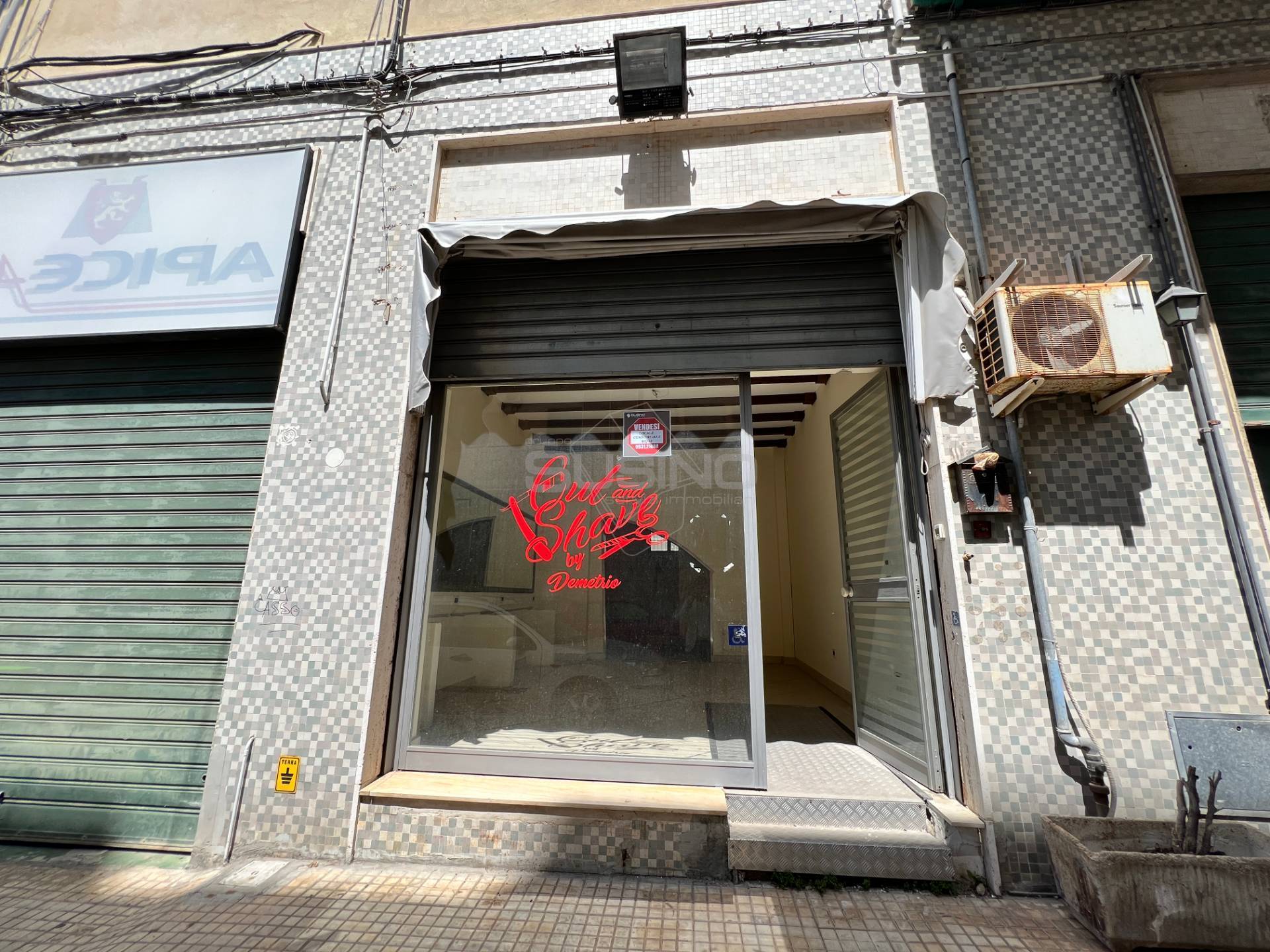 Locale commerciale in vendita a Siracusa, Piazza Adda