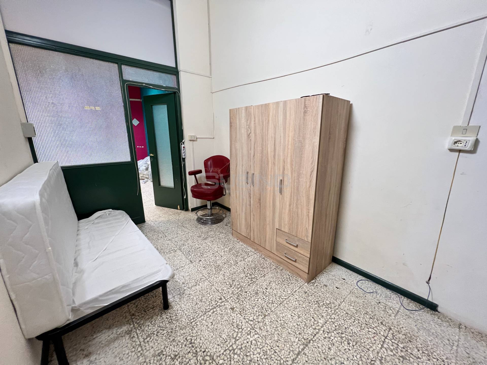 Locale commerciale in vendita a Siracusa, Piazza Adda