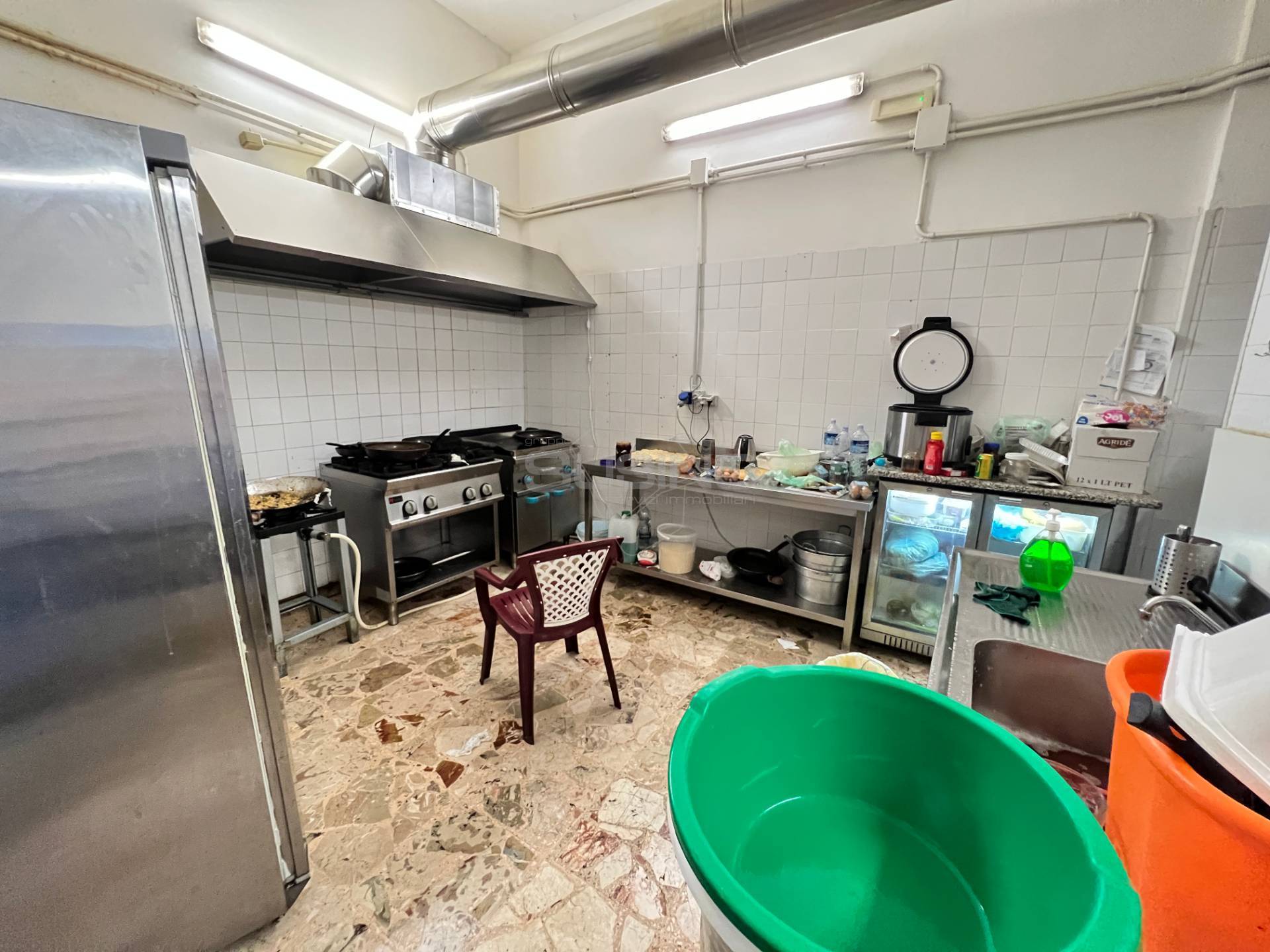 Locale commerciale in vendita a Siracusa, Gelone