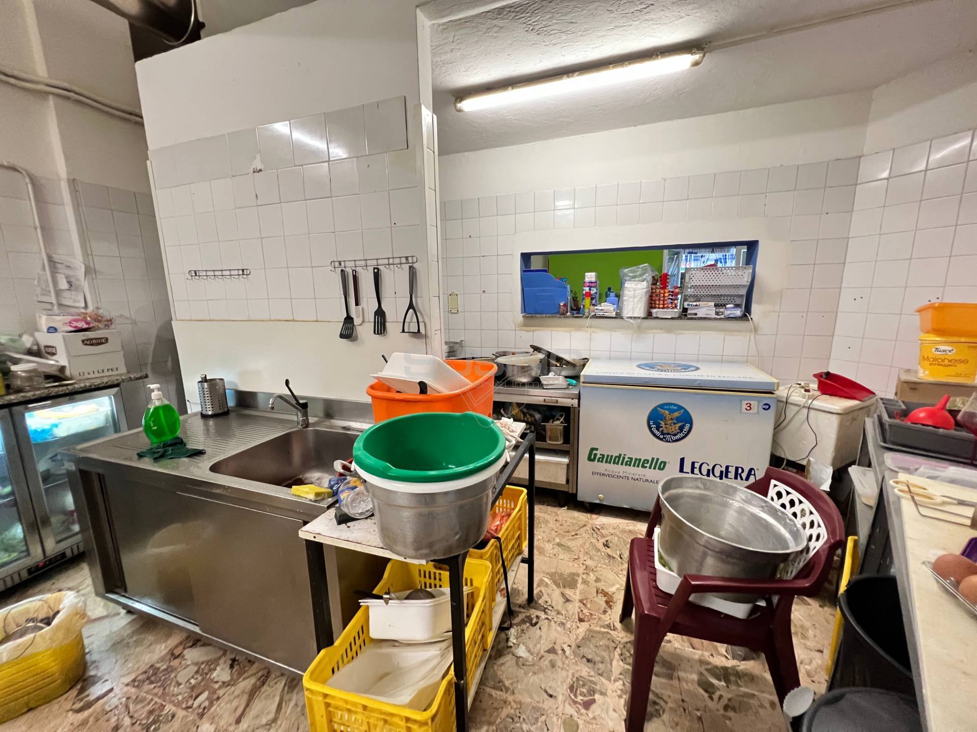 Locale commerciale in vendita a Siracusa, Gelone