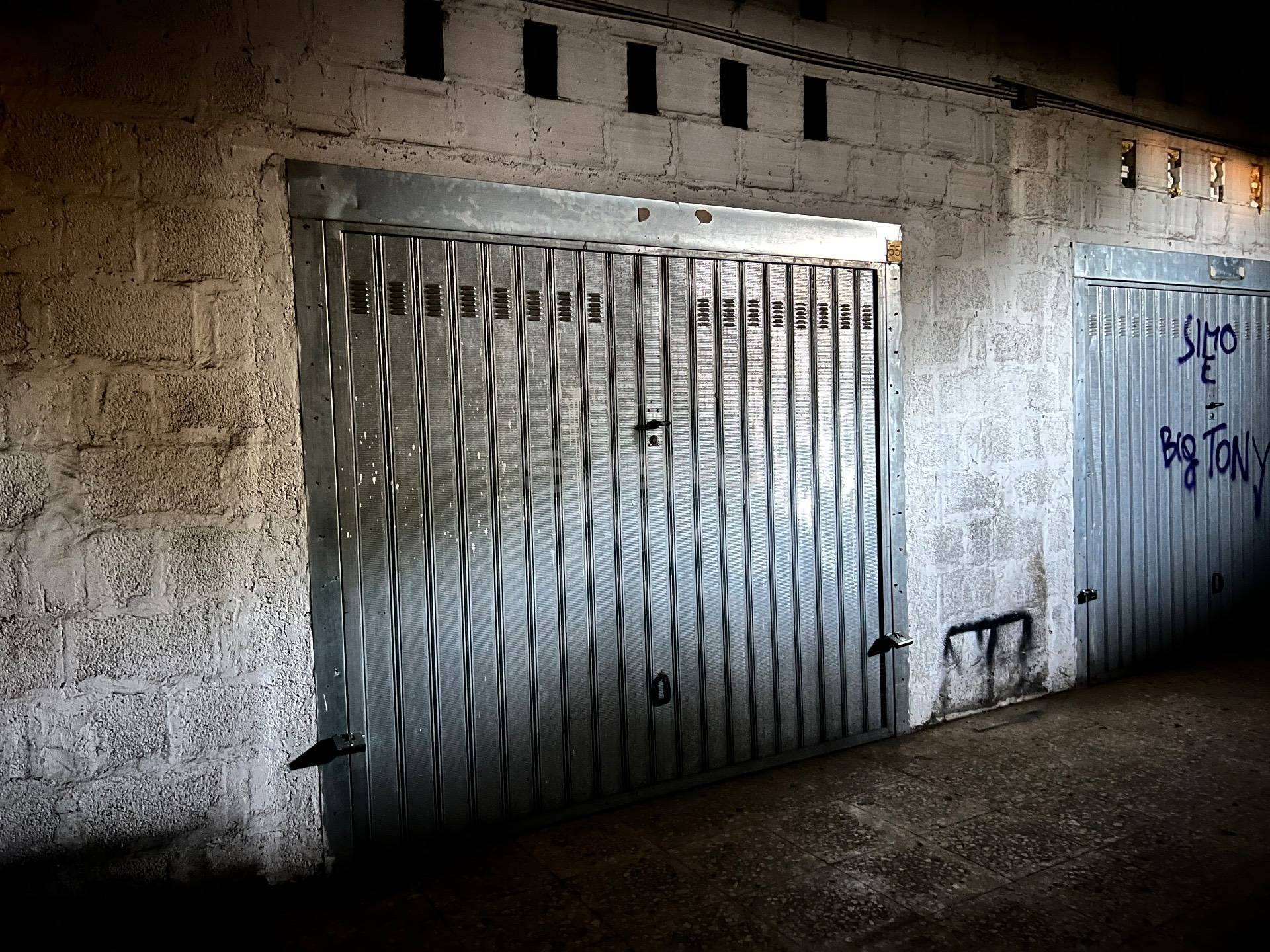 Box o garage in vendita a Siracusa