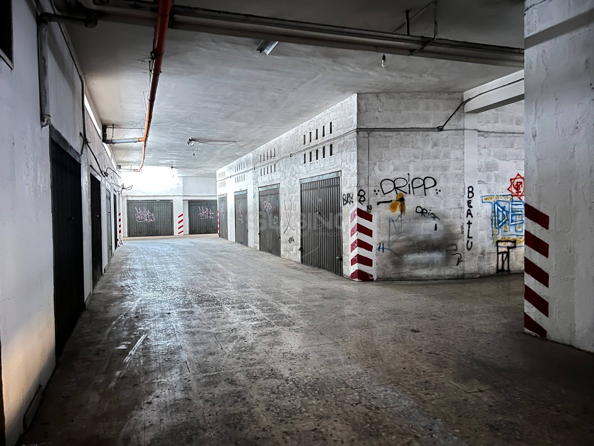 Box o garage in vendita a Siracusa