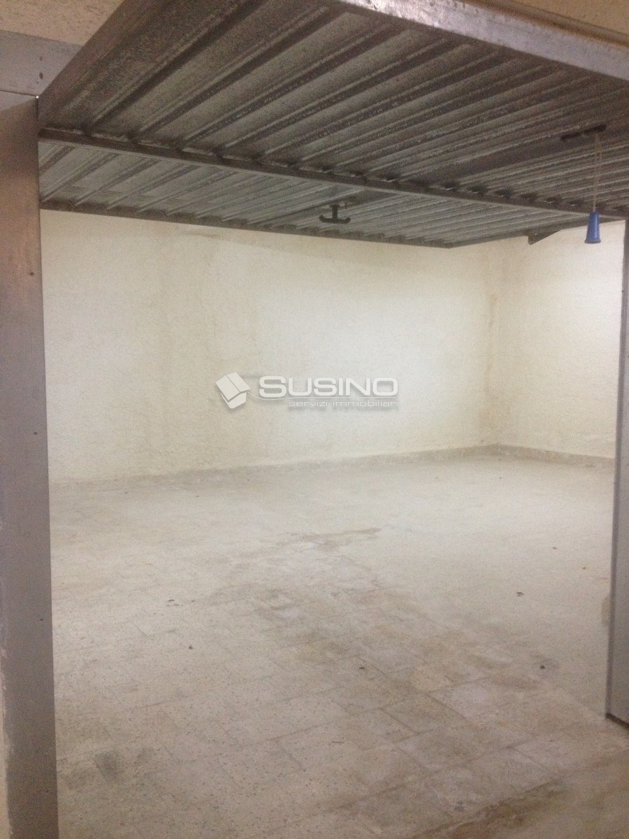 Garage in vendita a Siracusa, Borgata