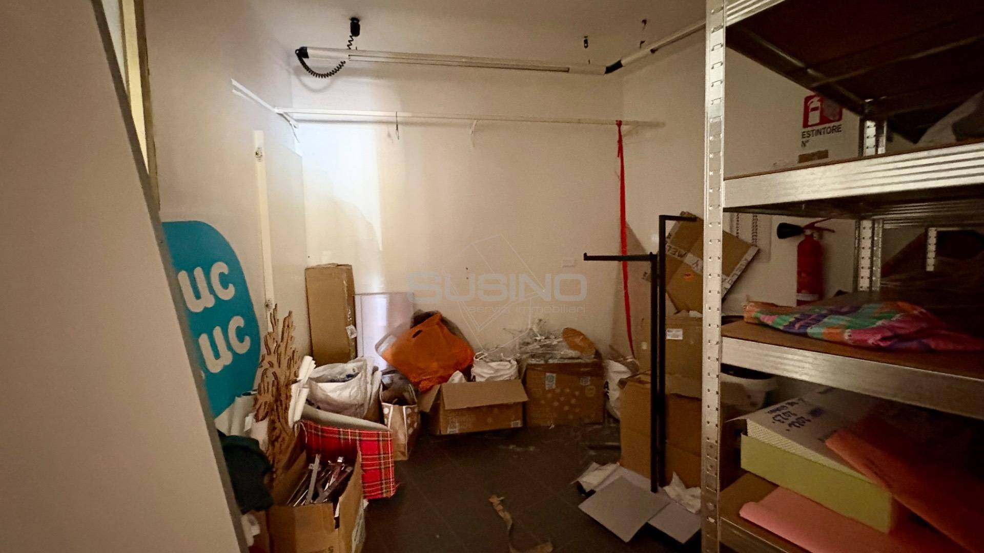 Locale commerciale in vendita a Siracusa, Piazza Adda