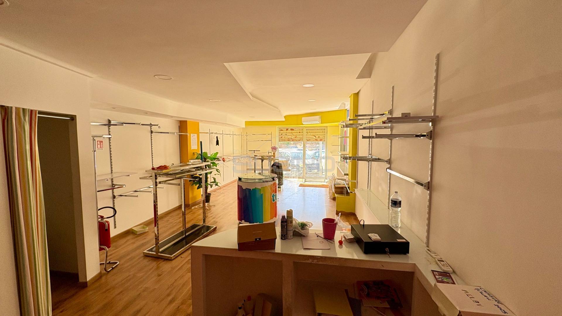 Locale commerciale in vendita a Siracusa, Piazza Adda