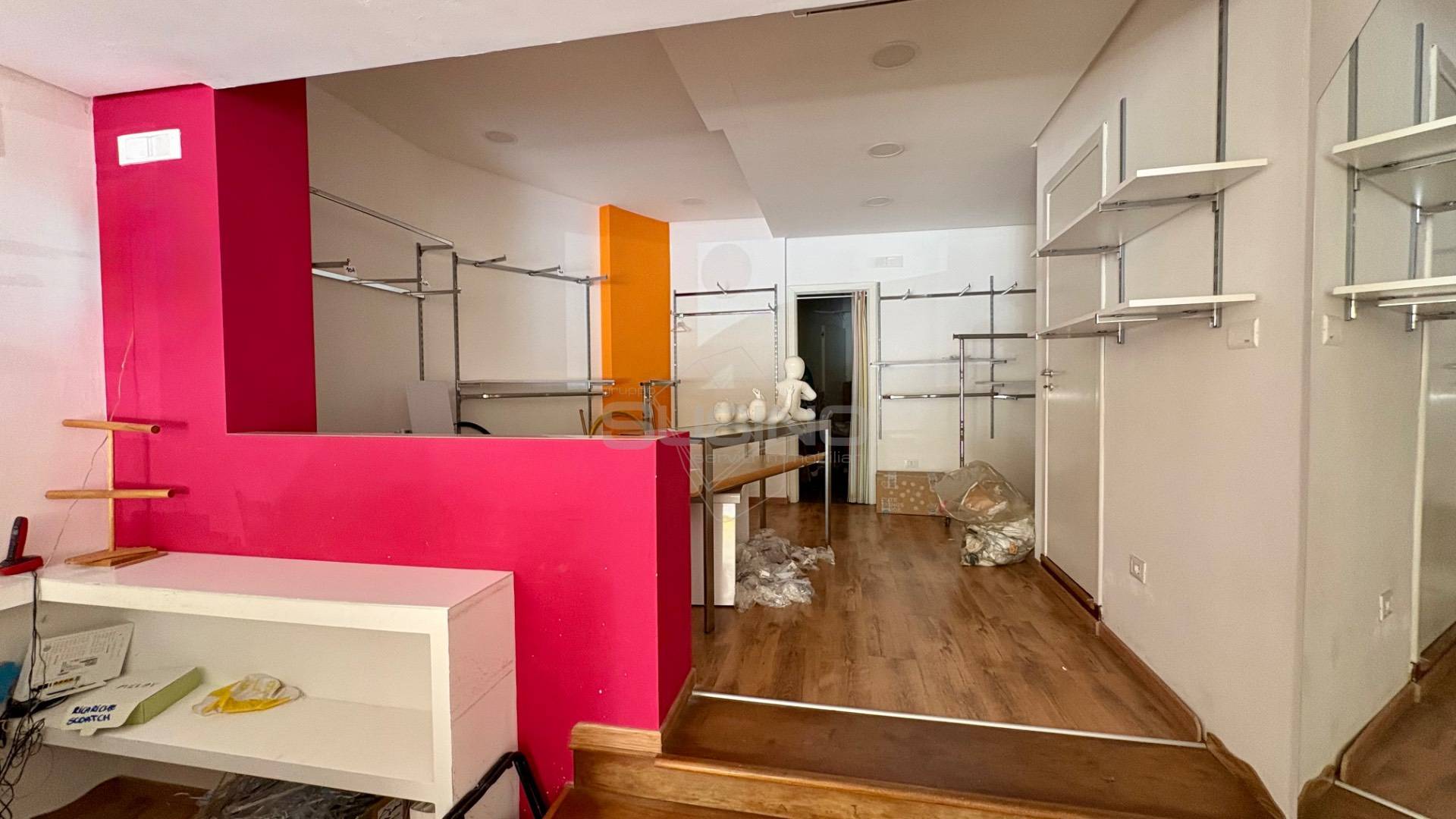 Locale commerciale in vendita a Siracusa, Piazza Adda