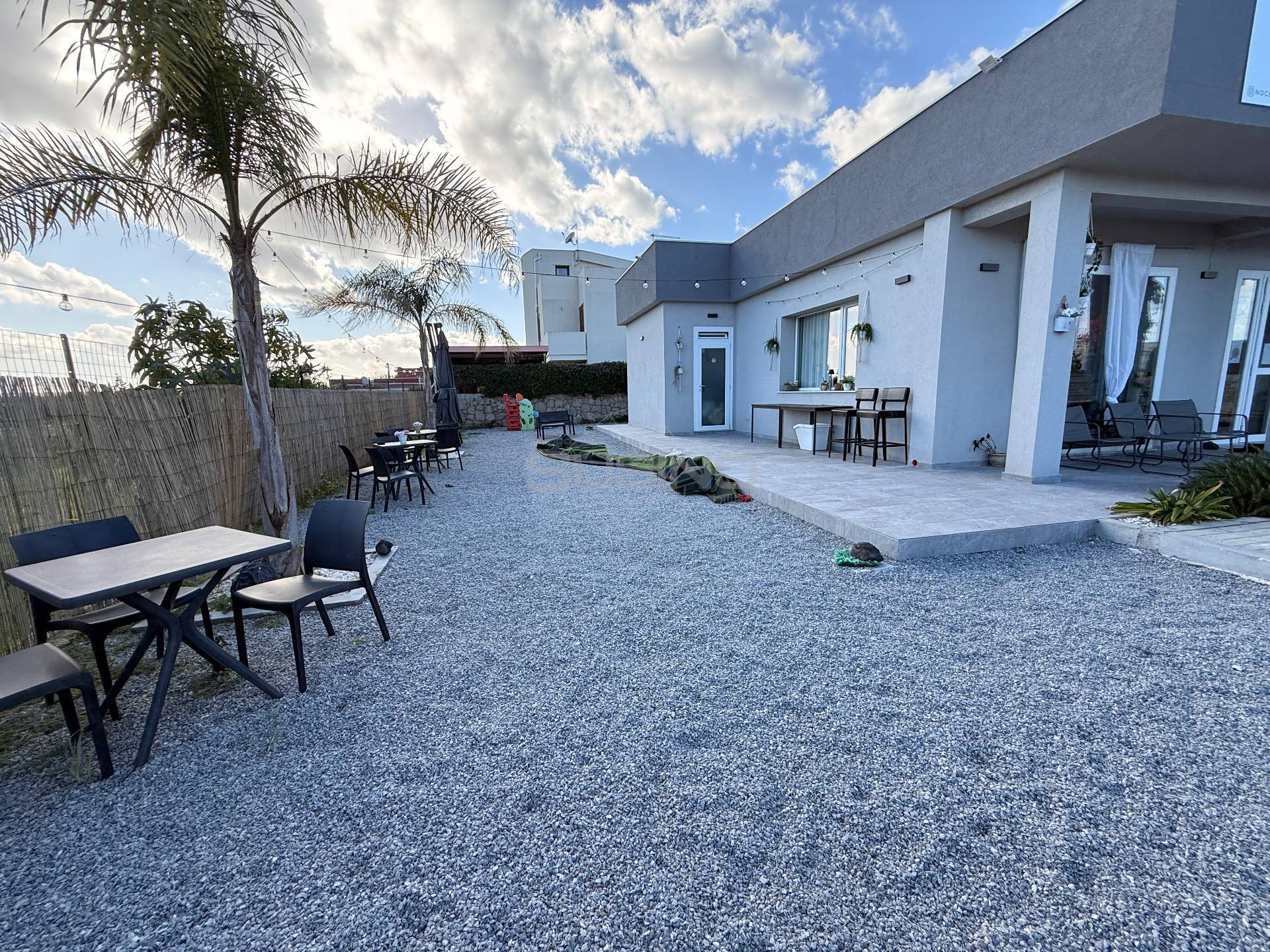 Locale commerciale in vendita a Siracusa, Isola