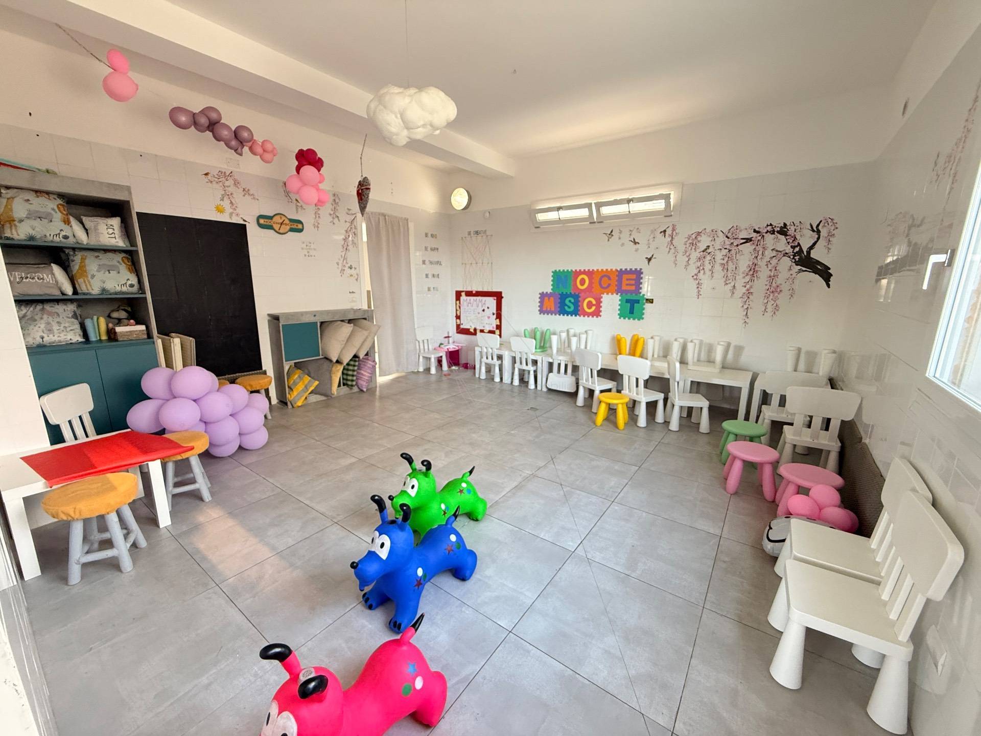 Locale commerciale in vendita a Siracusa, Isola