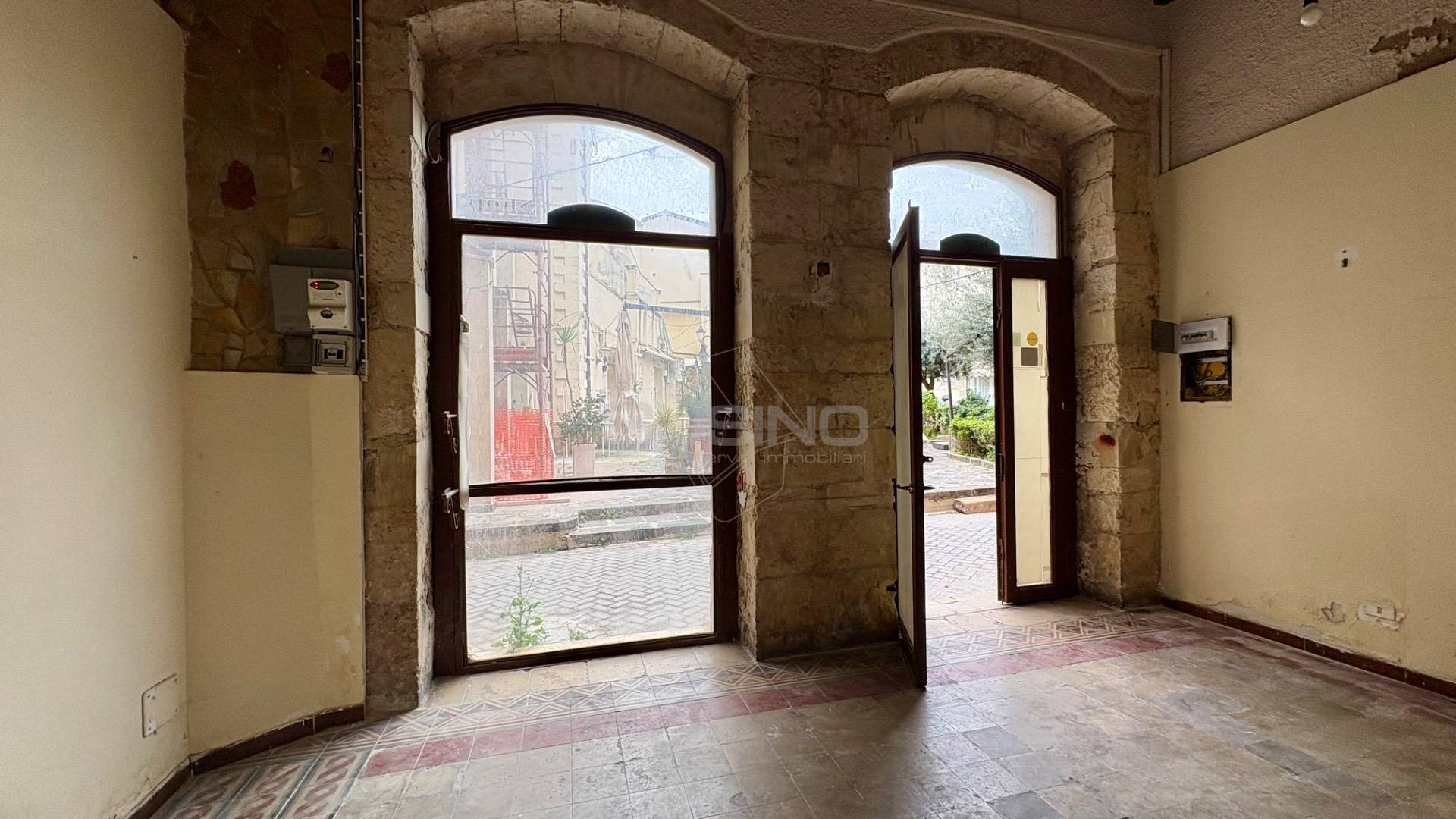 Locale commerciale in affitto a Siracusa, Ortigia