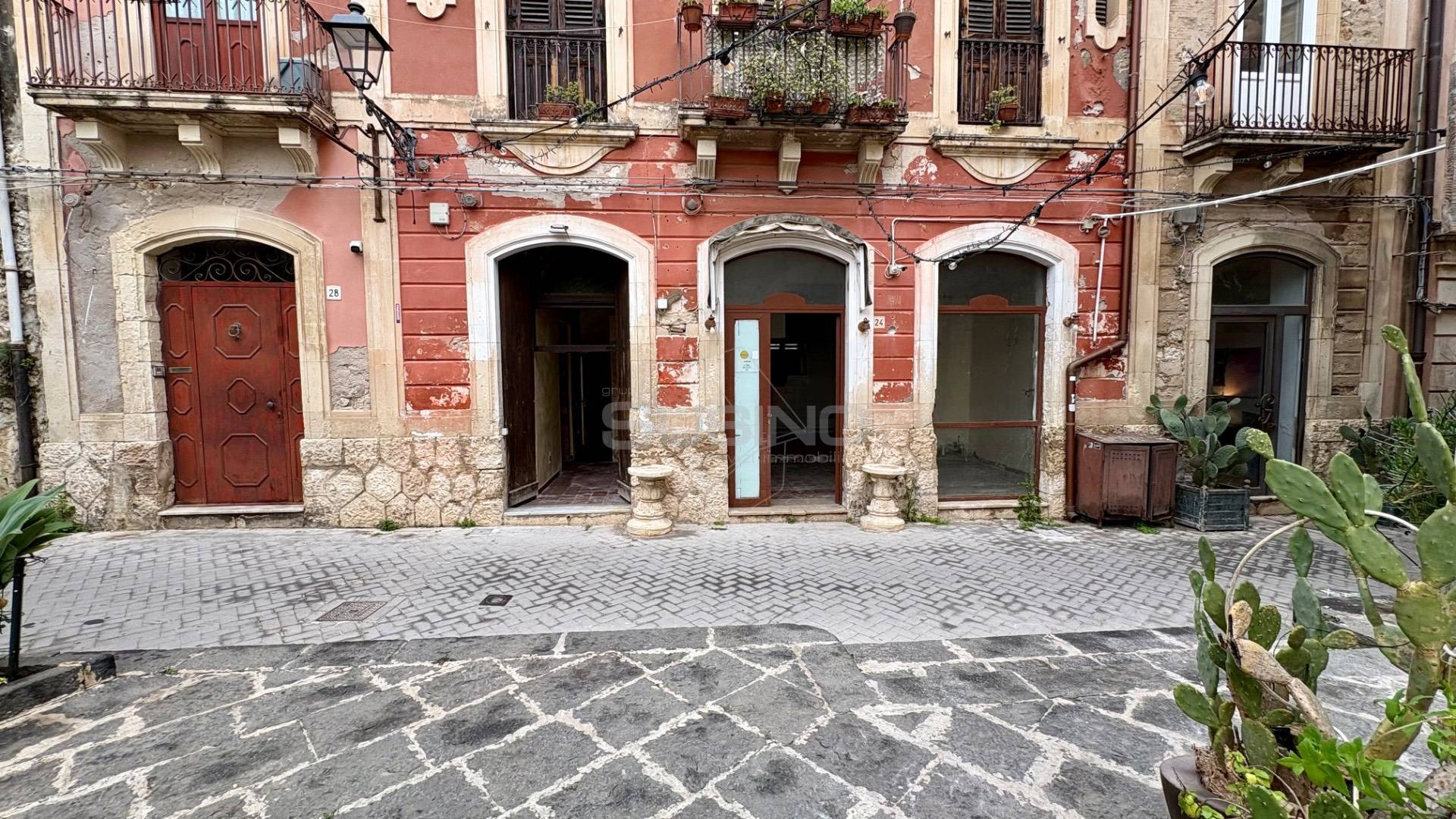 Locale commerciale in affitto a Siracusa, Ortigia