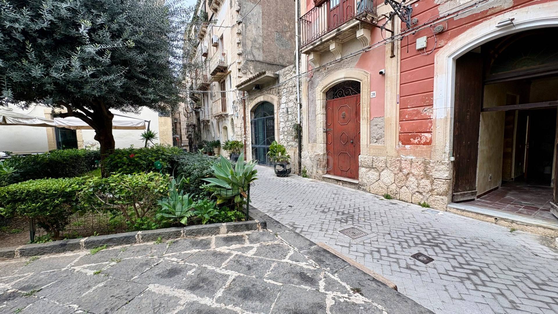 Locale commerciale in affitto a Siracusa, Ortigia