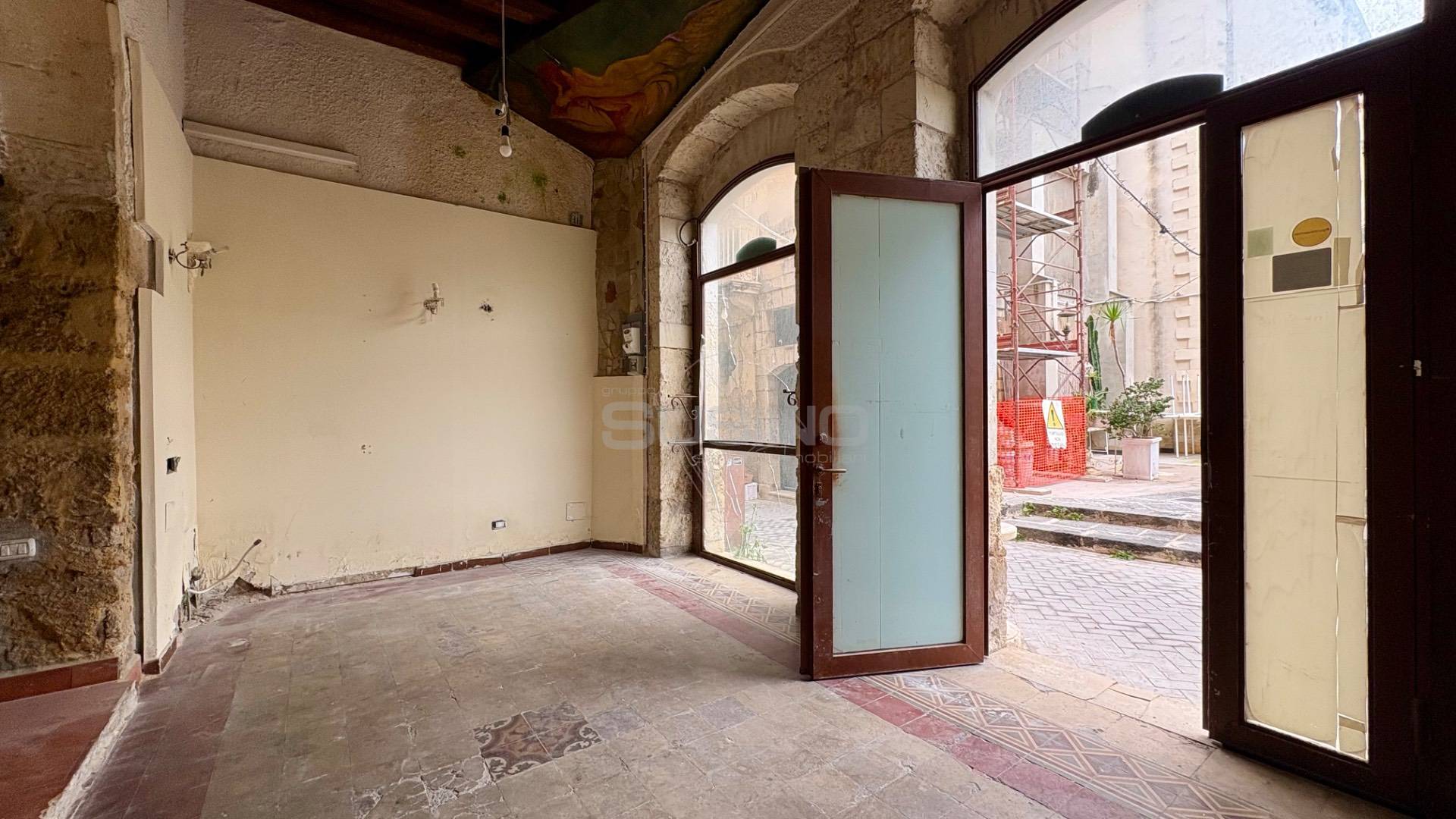 Locale commerciale in affitto a Siracusa, Ortigia
