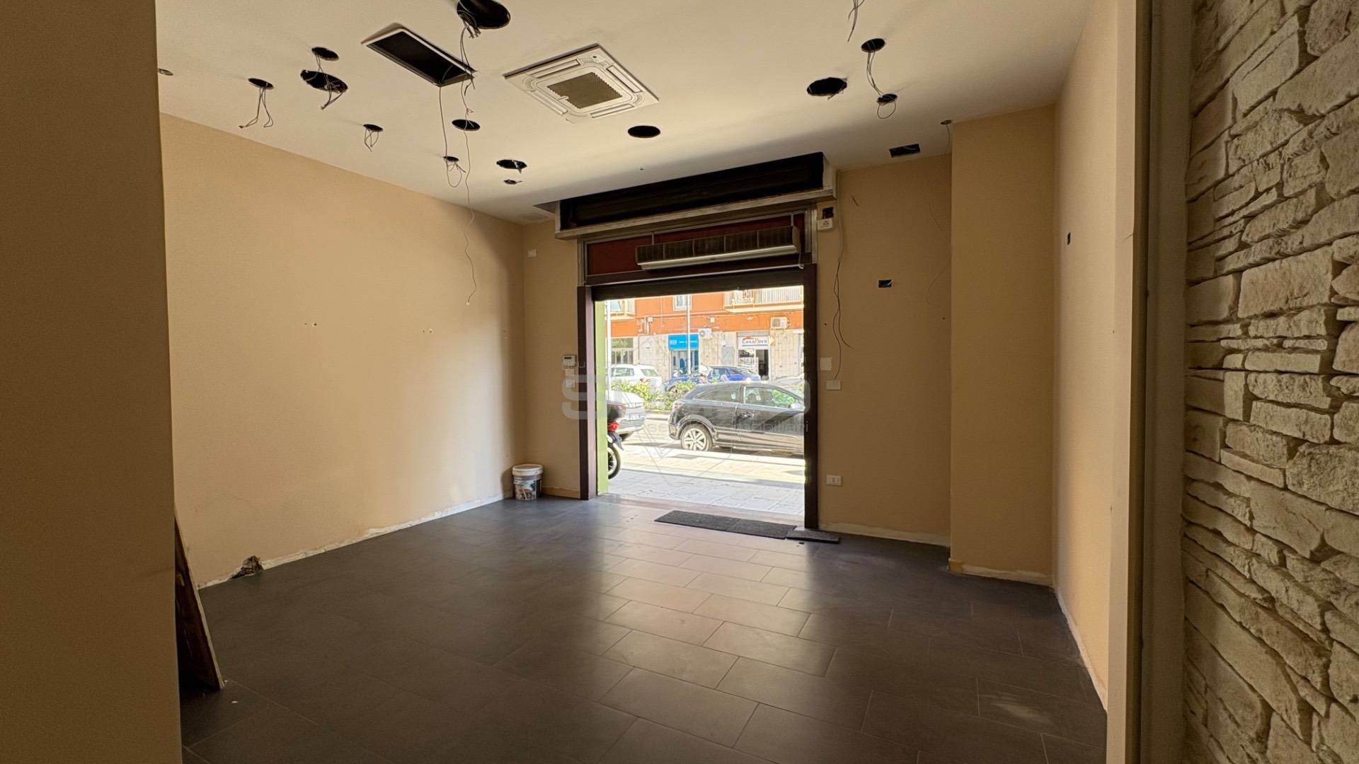 Locale commerciale in affitto a Siracusa, Tica-tisia