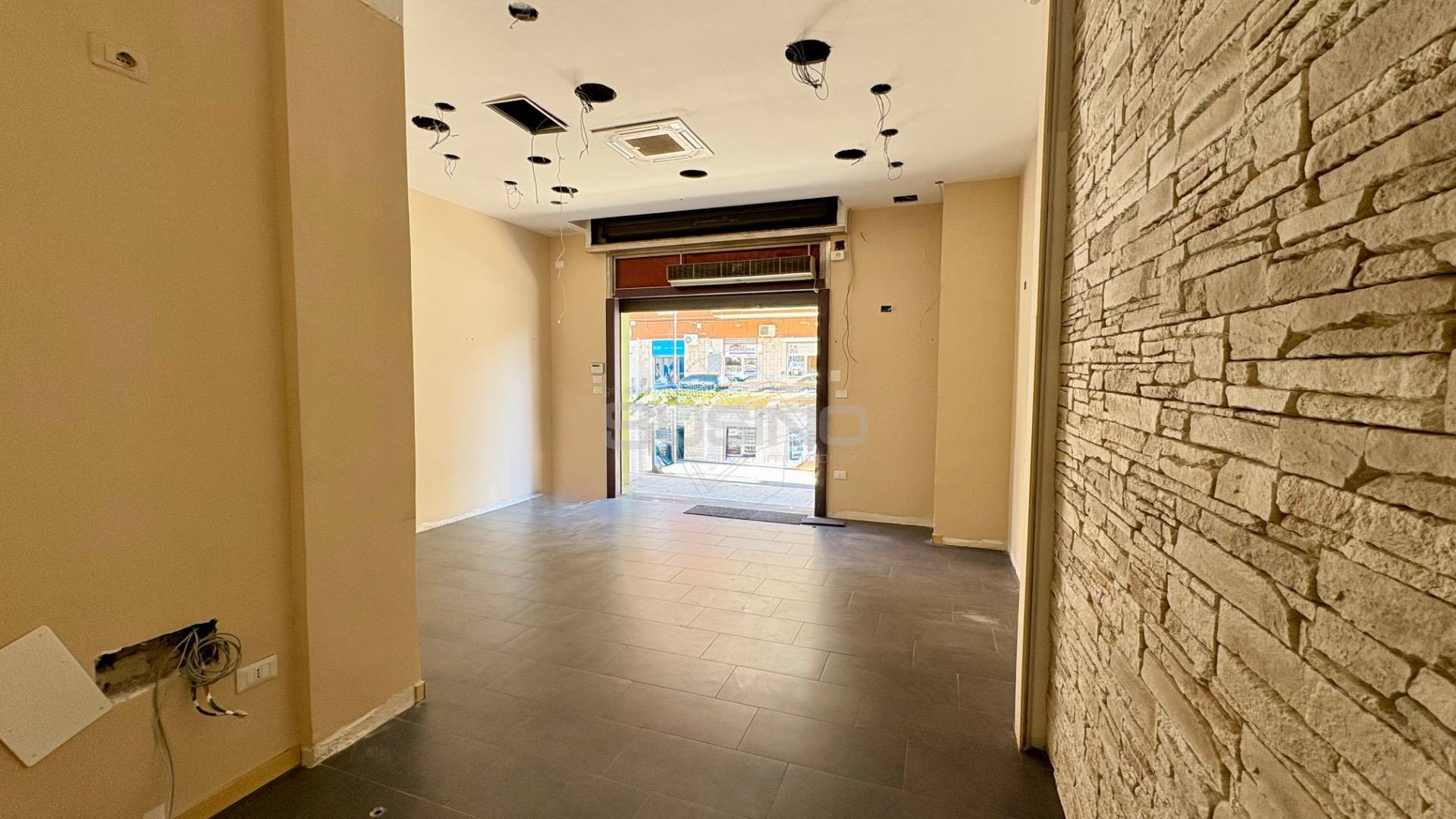 Locale commerciale in vendita a Siracusa, Tica-tisia