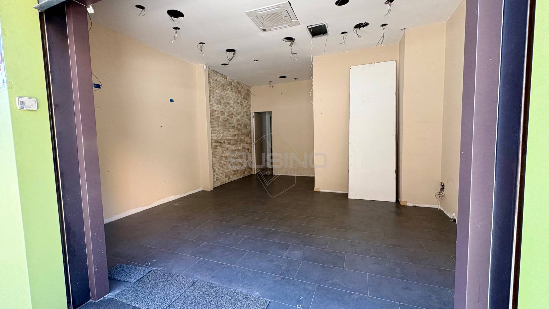 Locale commerciale in vendita a Siracusa, Tica-tisia