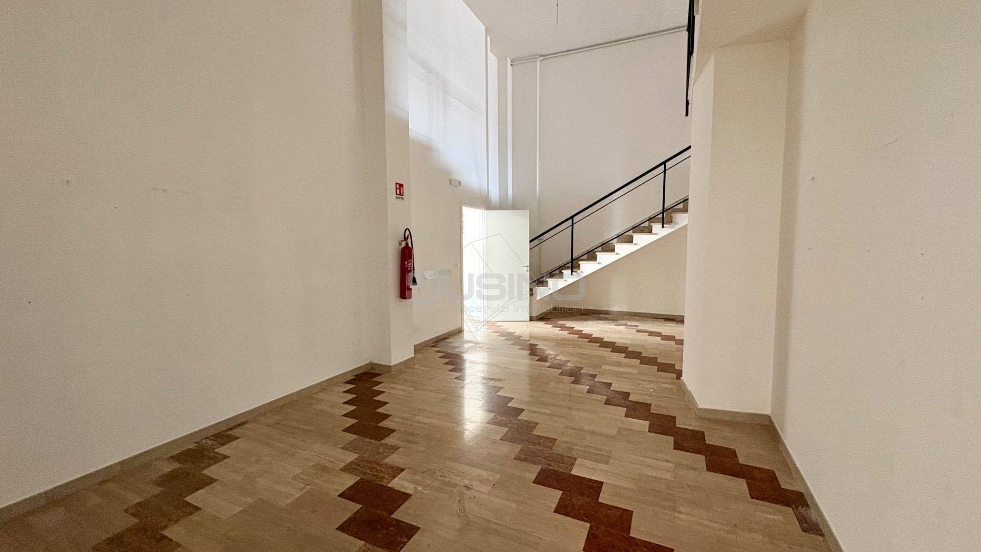 Locale commerciale in affitto a Siracusa, Umbertina