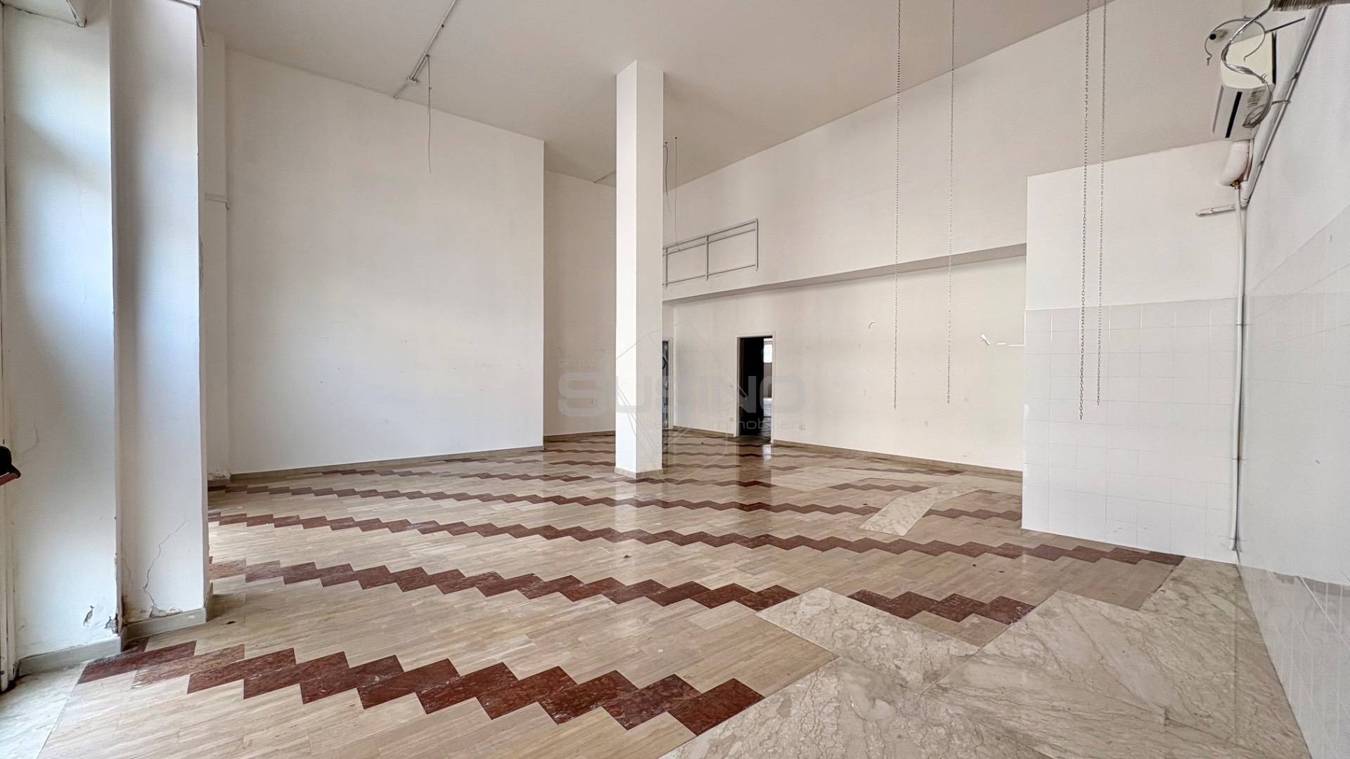 Locale commerciale in affitto a Siracusa, Umbertina