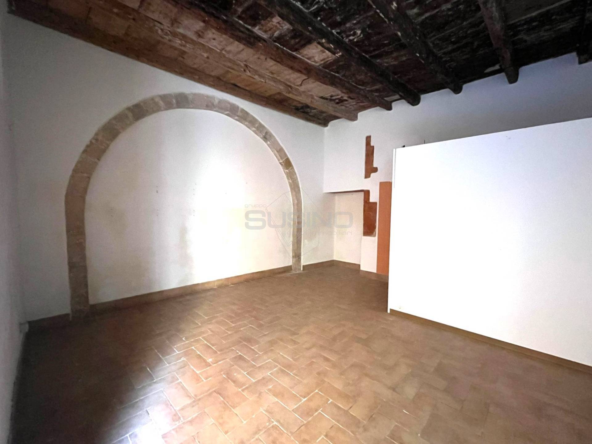 Locale commerciale in vendita a Siracusa, Ortigia