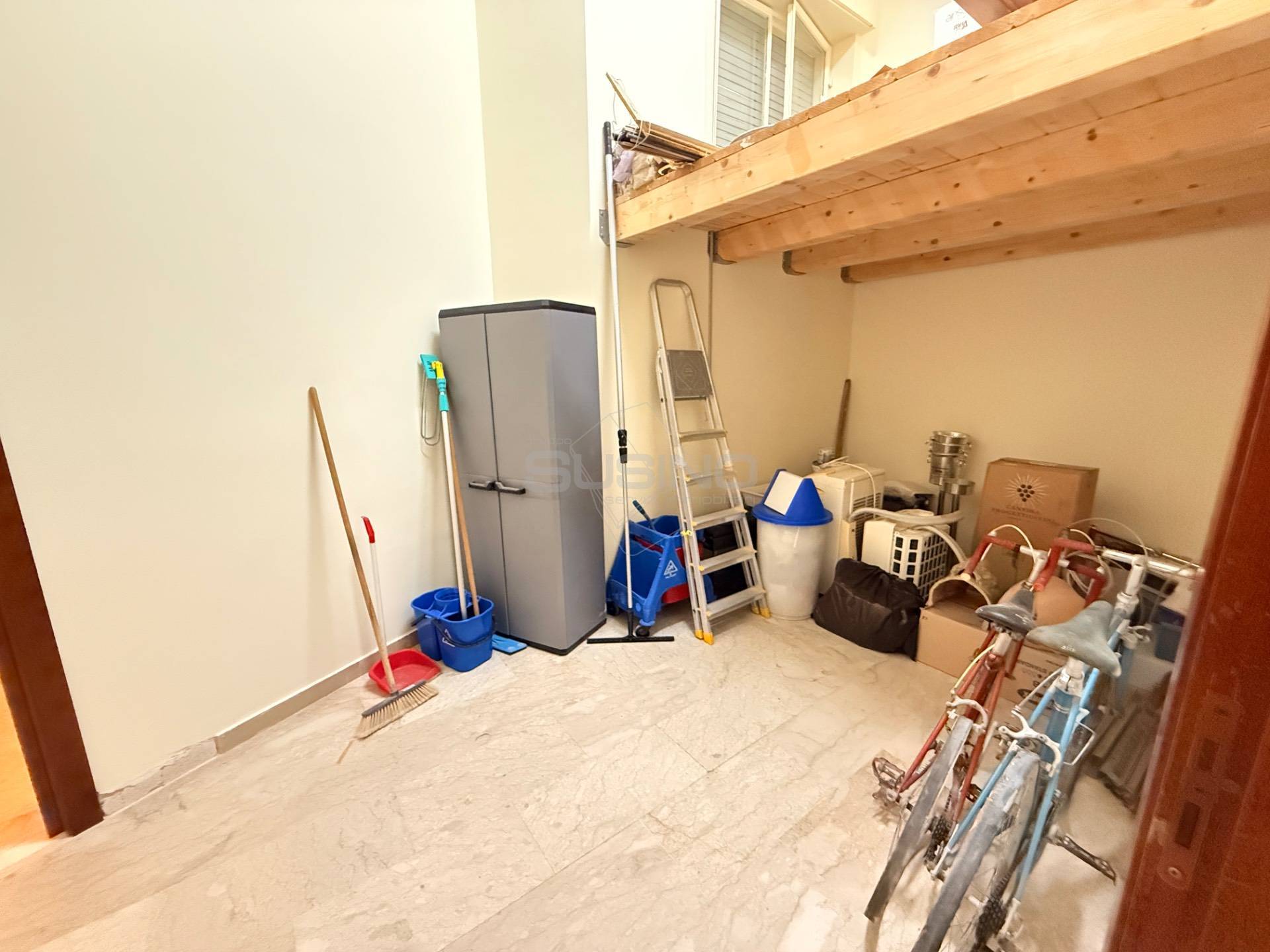 Magazzino in vendita a Siracusa