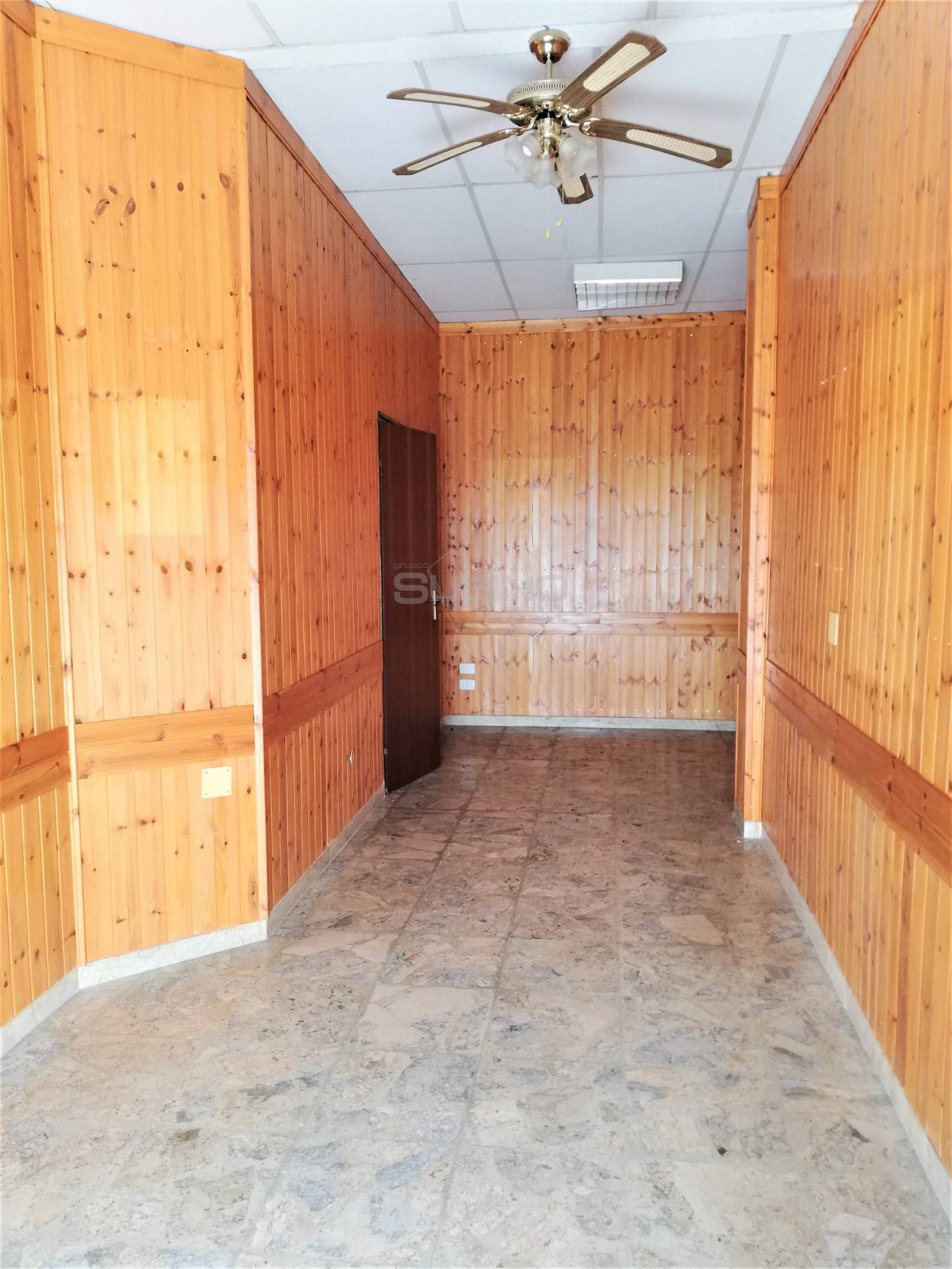 Locale commerciale in vendita a Siracusa, Santa Panagia