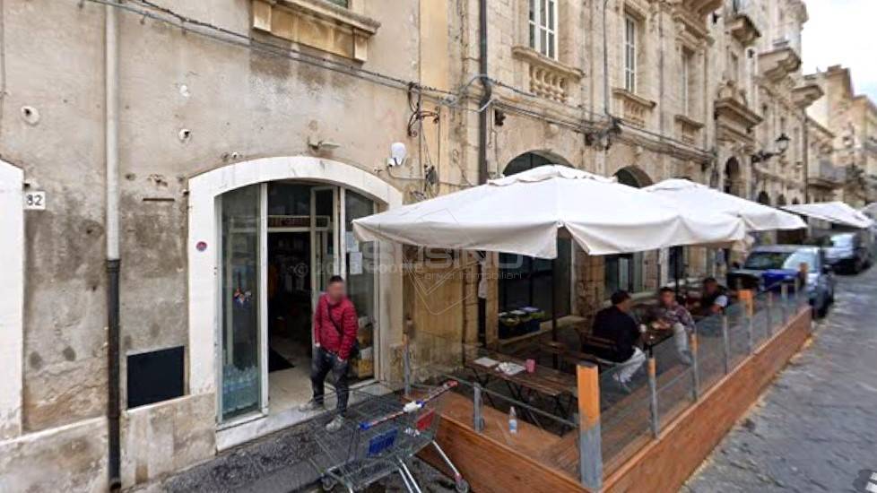 Locale commerciale in vendita a Siracusa, Ortigia