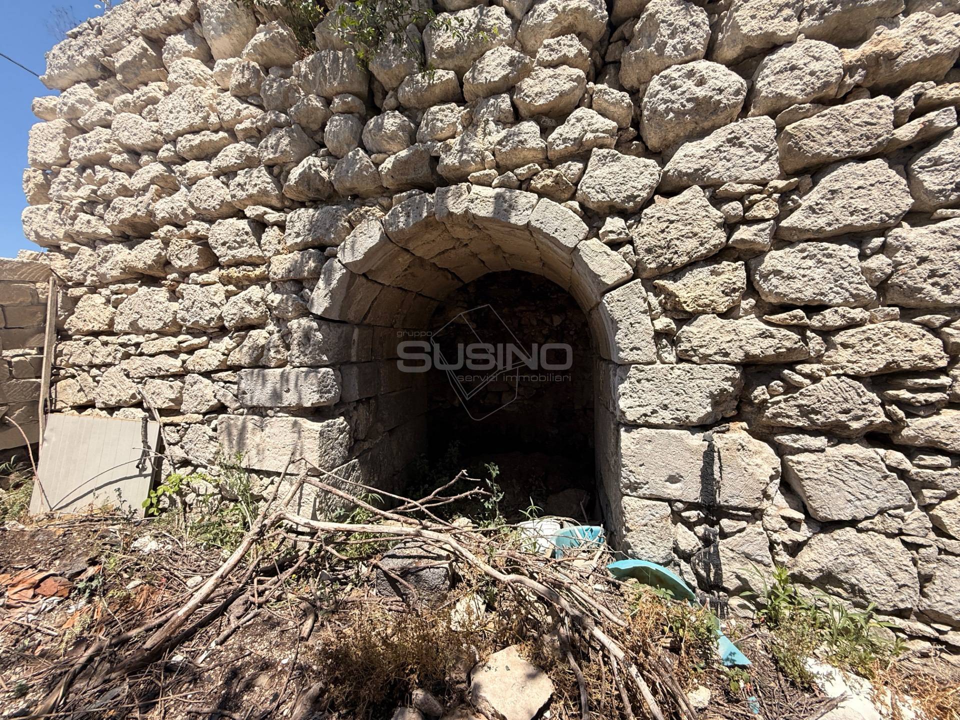 Magazzino in vendita a Siracusa, Elorina
