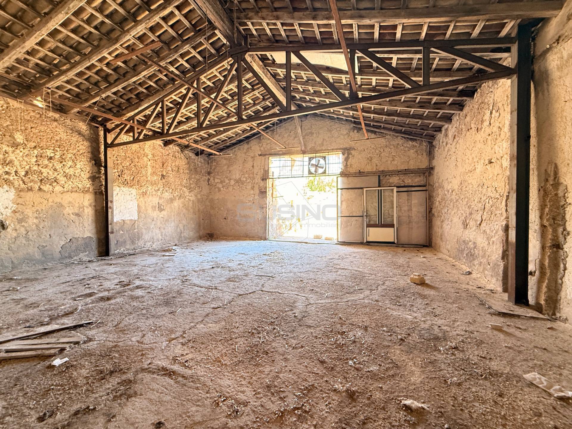 Magazzino in vendita a Siracusa, Elorina
