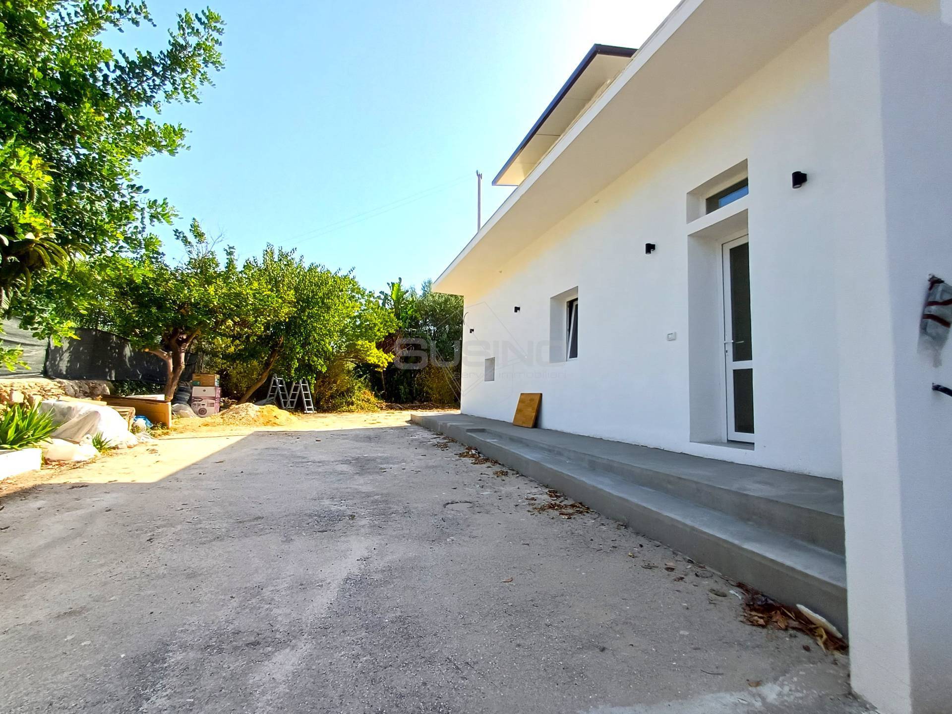 Villa in vendita a Siracusa, Arenella