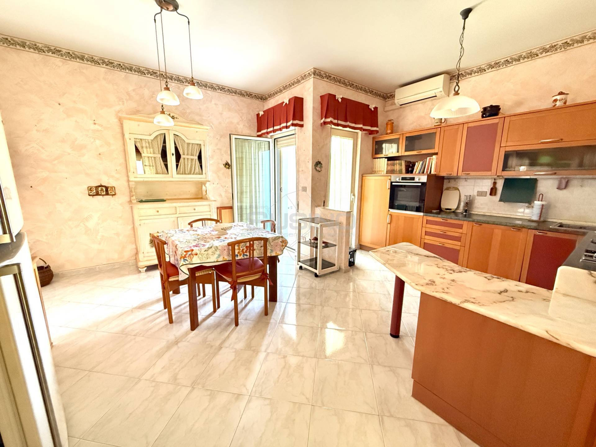 Appartamento e Garage in vendita a Siracusa, Pizzuta