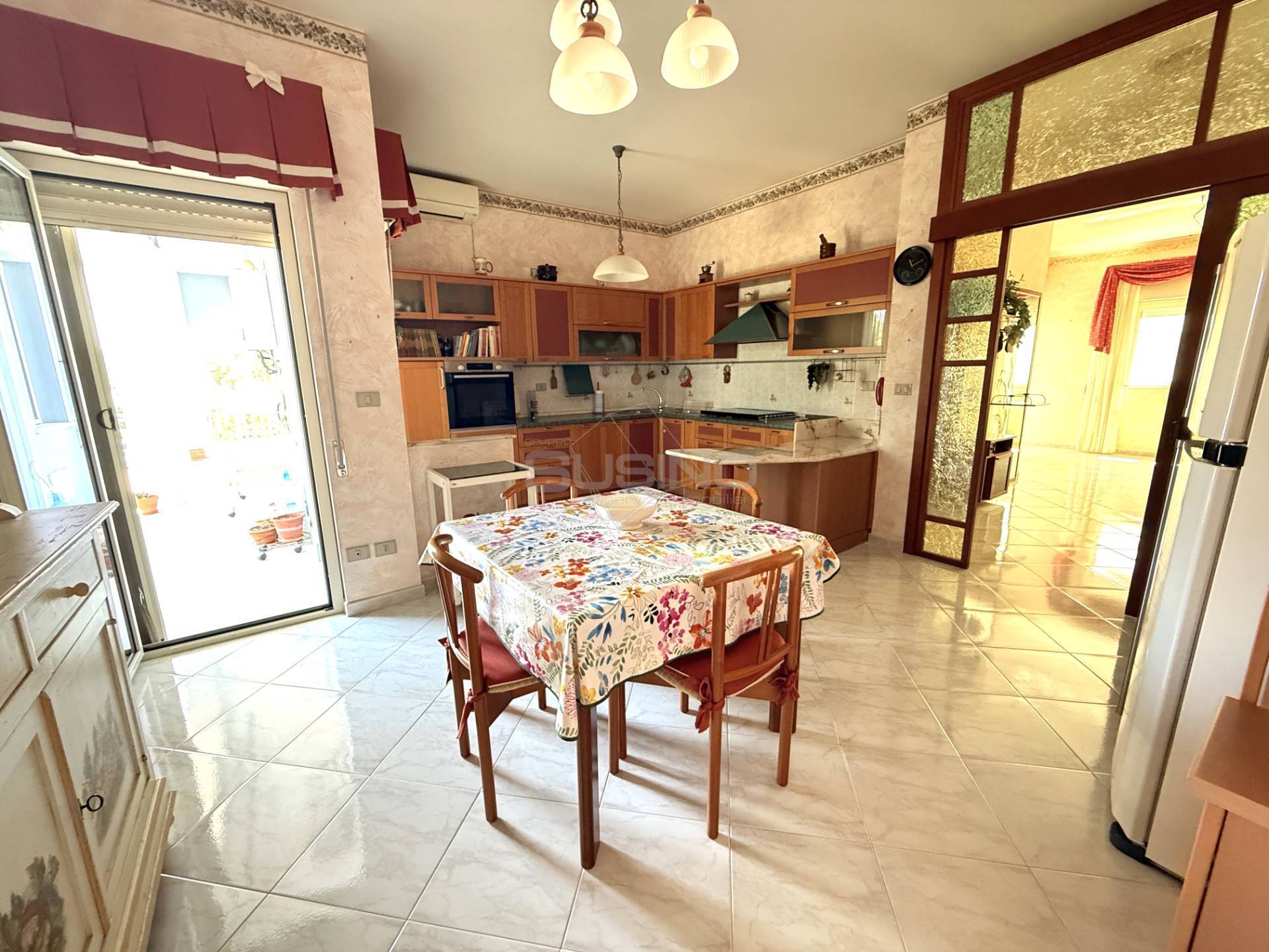 Appartamento e Garage in vendita a Siracusa, Pizzuta