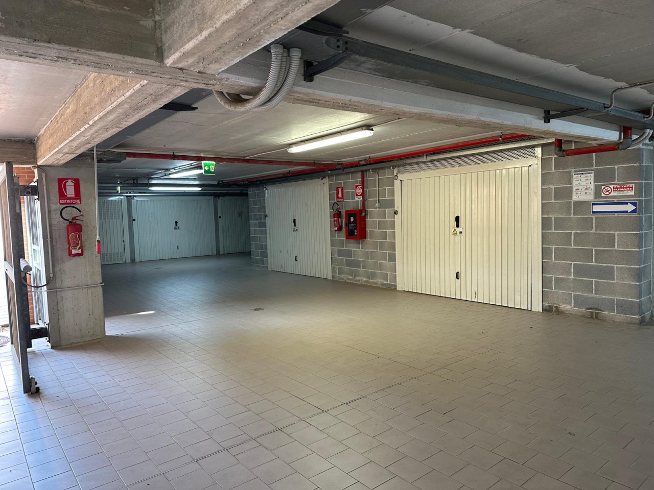 Posto auto coperto in vendita a Follonica
