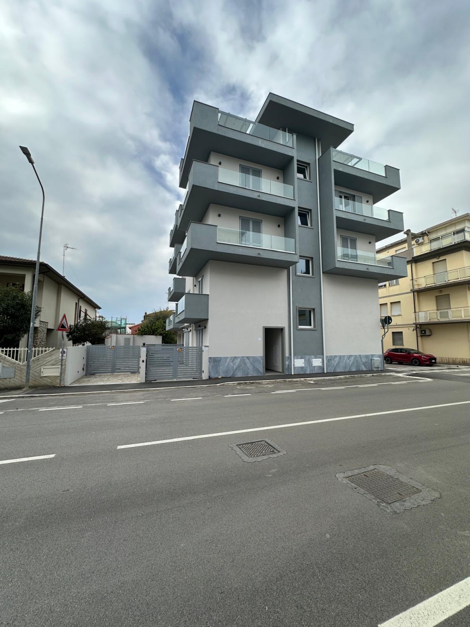 Trilocale in vendita in via litoranea, Follonica