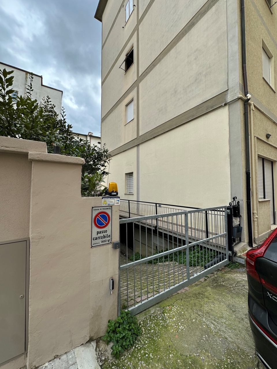 Posto auto coperto in vendita in via serri, Follonica