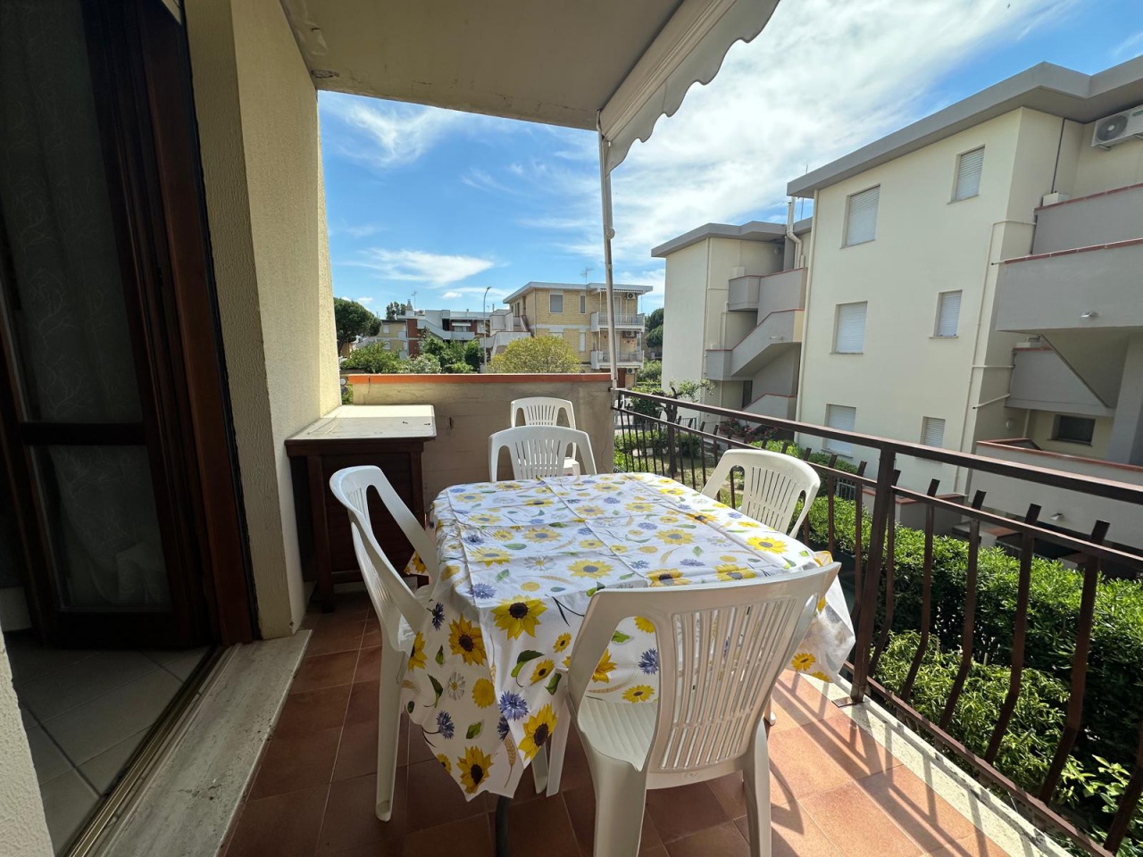 Bilocale con terrazzo in via capraia, Follonica