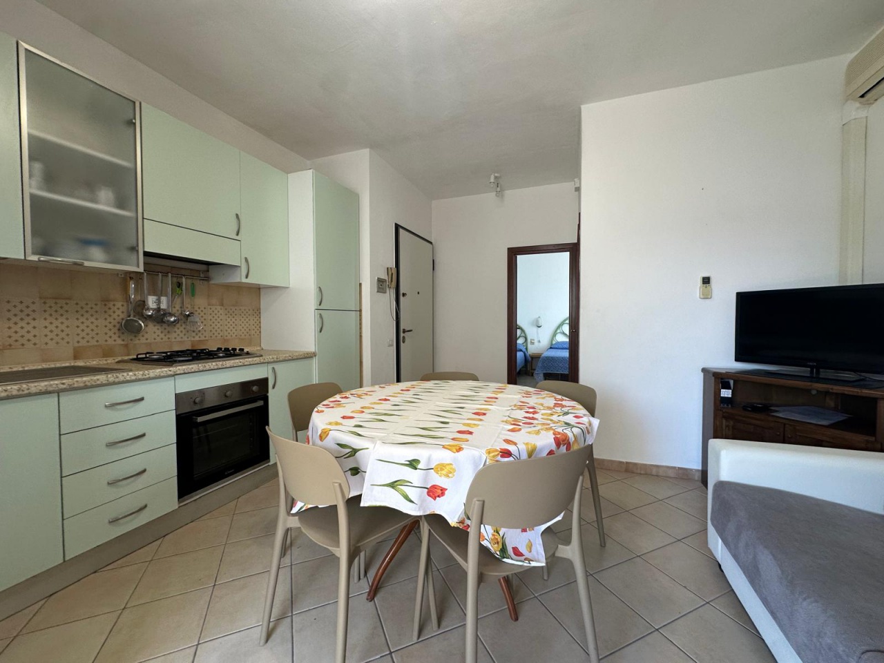 Bilocale con terrazzo in via capraia, Follonica