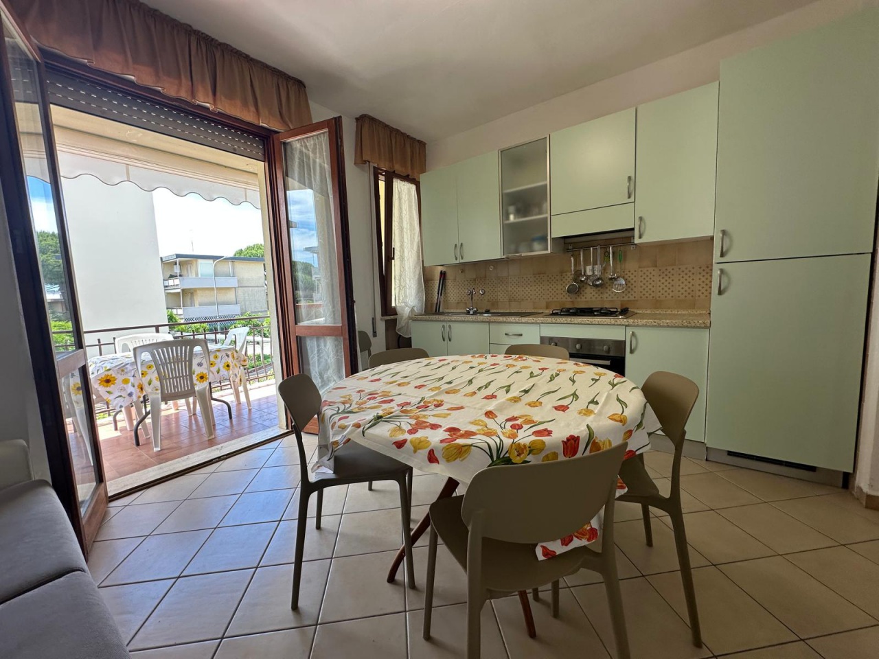 Bilocale con terrazzo in via capraia, Follonica